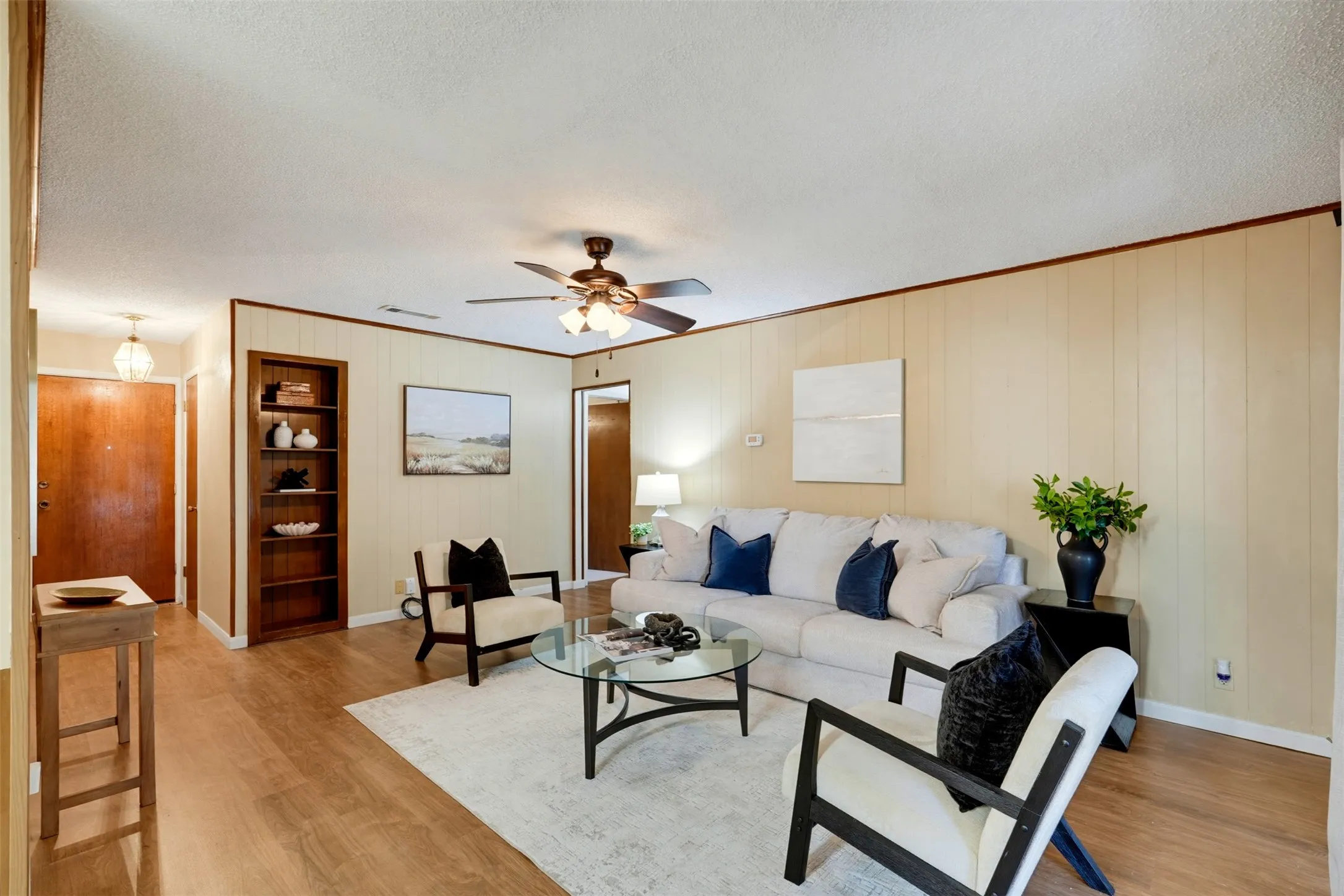 Single Family Residence For Sale in Tarrant County , 6616 Summertime Lane, Watauga, Texas 76148, 3 Bedroom, 2 Bathroom, 2 Garage spaces, 1,104 Sqft, built in 1967, mls#21407119, Real Estate Agent in Watauga, Homes For Sale in Tarrant county, Homes For Sale in Watauga, Realtor in Watauga Texas, Real Estate Brokerage Independent Realty Texas, Luminita Cordes Realtor