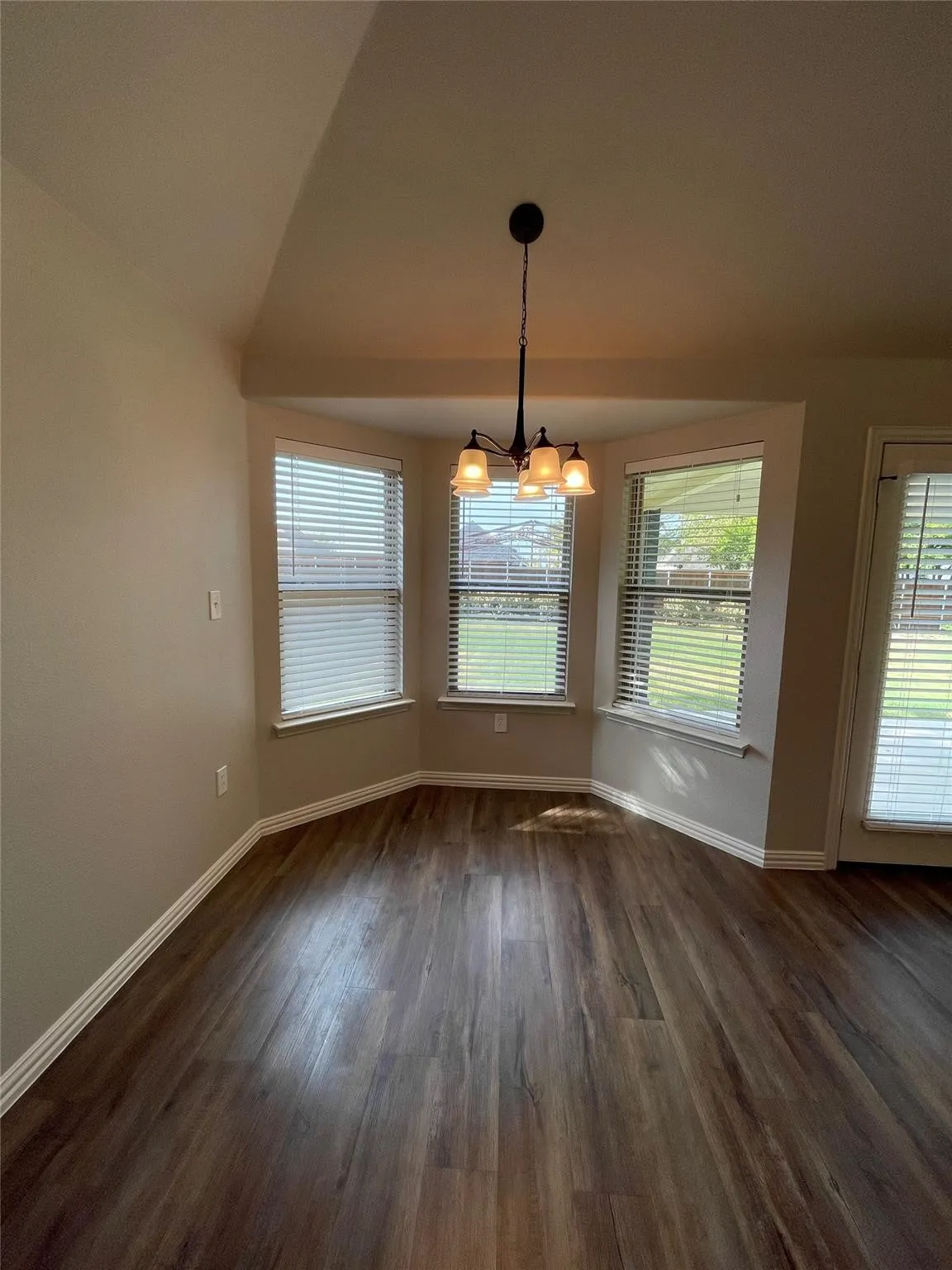 Single Family Residence For Sale in Denton County , 628 E Walcott Street, Pilot Point, Texas 76258, 3 Bedroom, 2 Bathroom, 2 Garage spaces, 1,308 Sqft, built in 2017, mls#21402361, Real Estate Agent in Pilot Point, Homes For Sale in Denton county, Homes For Sale in Pilot Point, Realtor in Pilot Point Texas, Real Estate Brokerage Independent Realty Texas, Luminita Cordes Realtor