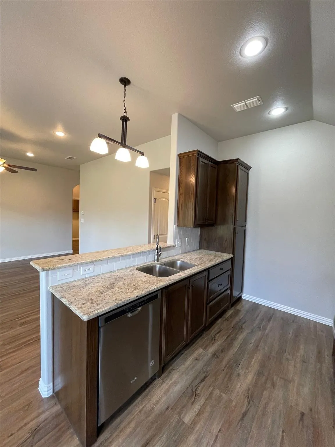 Single Family Residence For Sale in Denton County , 628 E Walcott Street, Pilot Point, Texas 76258, 3 Bedroom, 2 Bathroom, 2 Garage spaces, 1,308 Sqft, built in 2017, mls#21402361, Real Estate Agent in Pilot Point, Homes For Sale in Denton county, Homes For Sale in Pilot Point, Realtor in Pilot Point Texas, Real Estate Brokerage Independent Realty Texas, Luminita Cordes Realtor