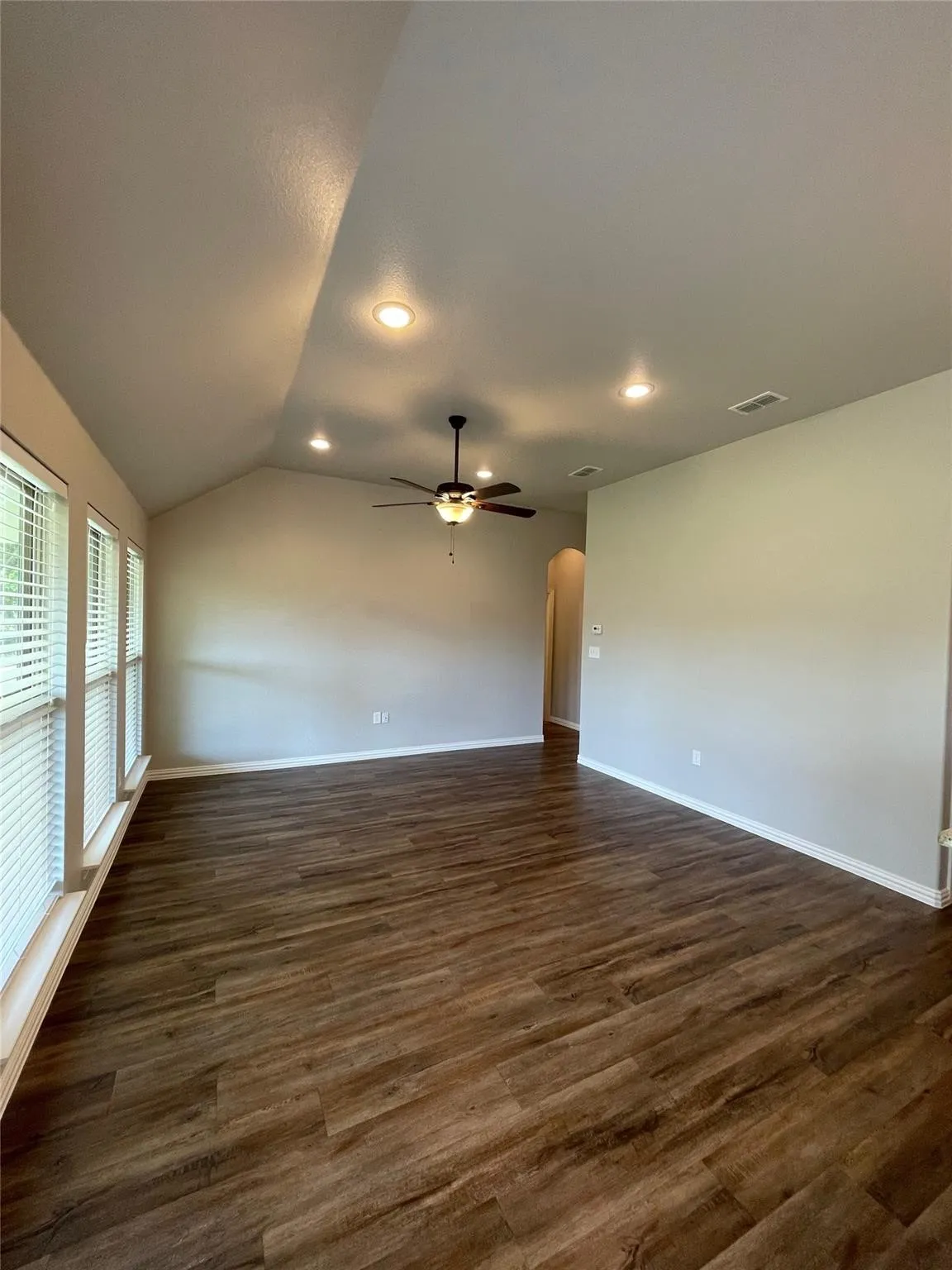Single Family Residence For Sale in Denton County , 628 E Walcott Street, Pilot Point, Texas 76258, 3 Bedroom, 2 Bathroom, 2 Garage spaces, 1,308 Sqft, built in 2017, mls#21402361, Real Estate Agent in Pilot Point, Homes For Sale in Denton county, Homes For Sale in Pilot Point, Realtor in Pilot Point Texas, Real Estate Brokerage Independent Realty Texas, Luminita Cordes Realtor