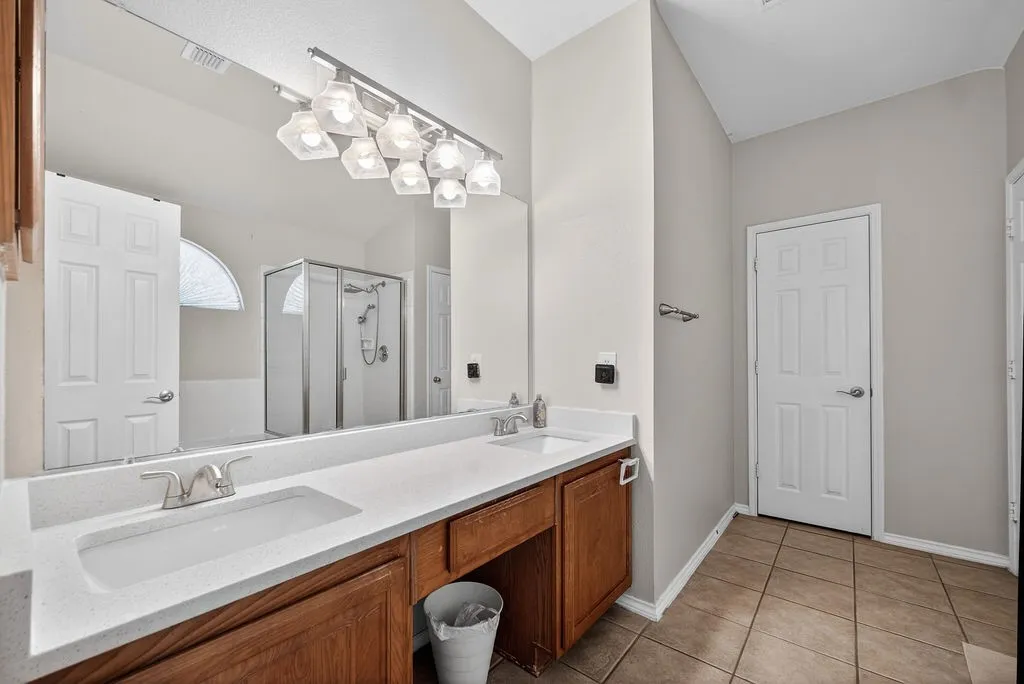 Single Family Residence For Rent in Collin County , 9633 Anns Way, Plano, Texas 75025, 3 Bedroom, 3 Bathroom, 2 Garage spaces, 1,980 Sqft, built in 2001, mls#21406265, Real Estate Agent in Plano, Homes For Rent in Collin county, Homes For Rent in Plano, Realtor in Plano Texas, Real Estate Brokerage Independent Realty Texas, Luminita Cordes Realtor