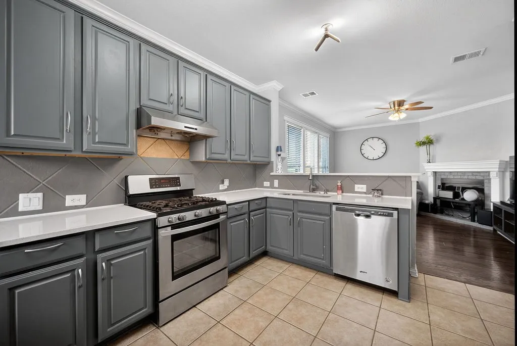 Single Family Residence For Rent in Collin County , 9633 Anns Way, Plano, Texas 75025, 3 Bedroom, 3 Bathroom, 2 Garage spaces, 1,980 Sqft, built in 2001, mls#21406265, Real Estate Agent in Plano, Homes For Rent in Collin county, Homes For Rent in Plano, Realtor in Plano Texas, Real Estate Brokerage Independent Realty Texas, Luminita Cordes Realtor