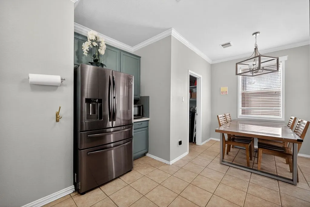 Single Family Residence For Rent in Collin County , 9633 Anns Way, Plano, Texas 75025, 3 Bedroom, 3 Bathroom, 2 Garage spaces, 1,980 Sqft, built in 2001, mls#21406265, Real Estate Agent in Plano, Homes For Rent in Collin county, Homes For Rent in Plano, Realtor in Plano Texas, Real Estate Brokerage Independent Realty Texas, Luminita Cordes Realtor