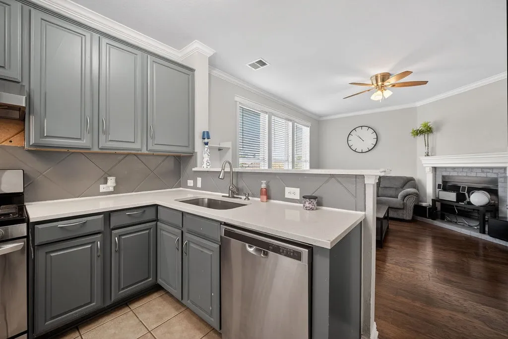 Single Family Residence For Rent in Collin County , 9633 Anns Way, Plano, Texas 75025, 3 Bedroom, 3 Bathroom, 2 Garage spaces, 1,980 Sqft, built in 2001, mls#21406265, Real Estate Agent in Plano, Homes For Rent in Collin county, Homes For Rent in Plano, Realtor in Plano Texas, Real Estate Brokerage Independent Realty Texas, Luminita Cordes Realtor