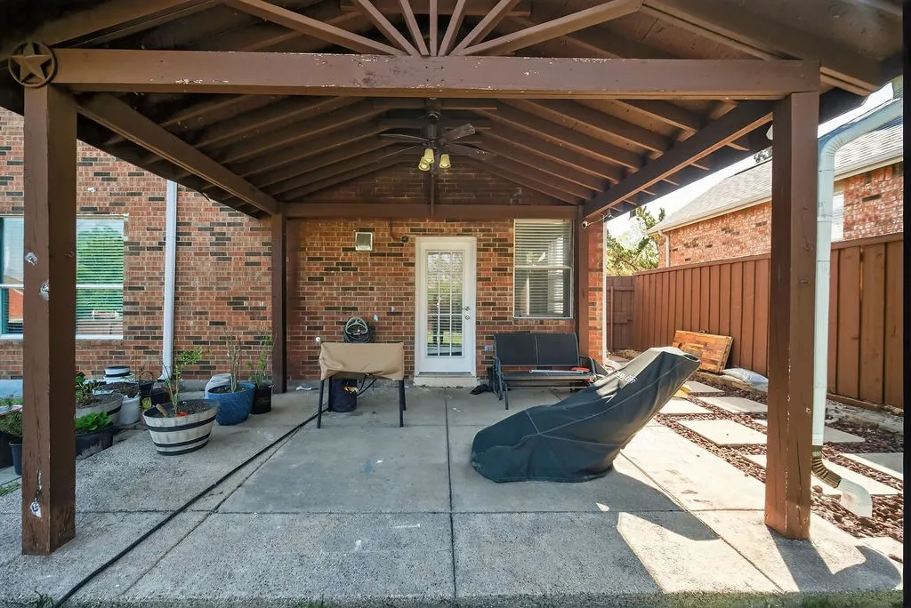 Single Family Residence For Rent in Collin County , 9633 Anns Way, Plano, Texas 75025, 3 Bedroom, 3 Bathroom, 2 Garage spaces, 1,980 Sqft, built in 2001, mls#21406265, Real Estate Agent in Plano, Homes For Rent in Collin county, Homes For Rent in Plano, Realtor in Plano Texas, Real Estate Brokerage Independent Realty Texas, Luminita Cordes Realtor