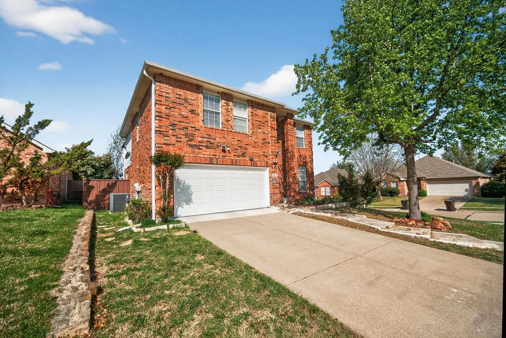 Single Family Residence For Rent in Collin County , 9633 Anns Way, Plano, Texas 75025, 3 Bedroom, 3 Bathroom, 2 Garage spaces, 1,980 Sqft, built in 2001, mls#21406265, Real Estate Agent in Plano, Homes For Rent in Collin county, Homes For Rent in Plano, Realtor in Plano Texas, Real Estate Brokerage Independent Realty Texas, Luminita Cordes Realtor