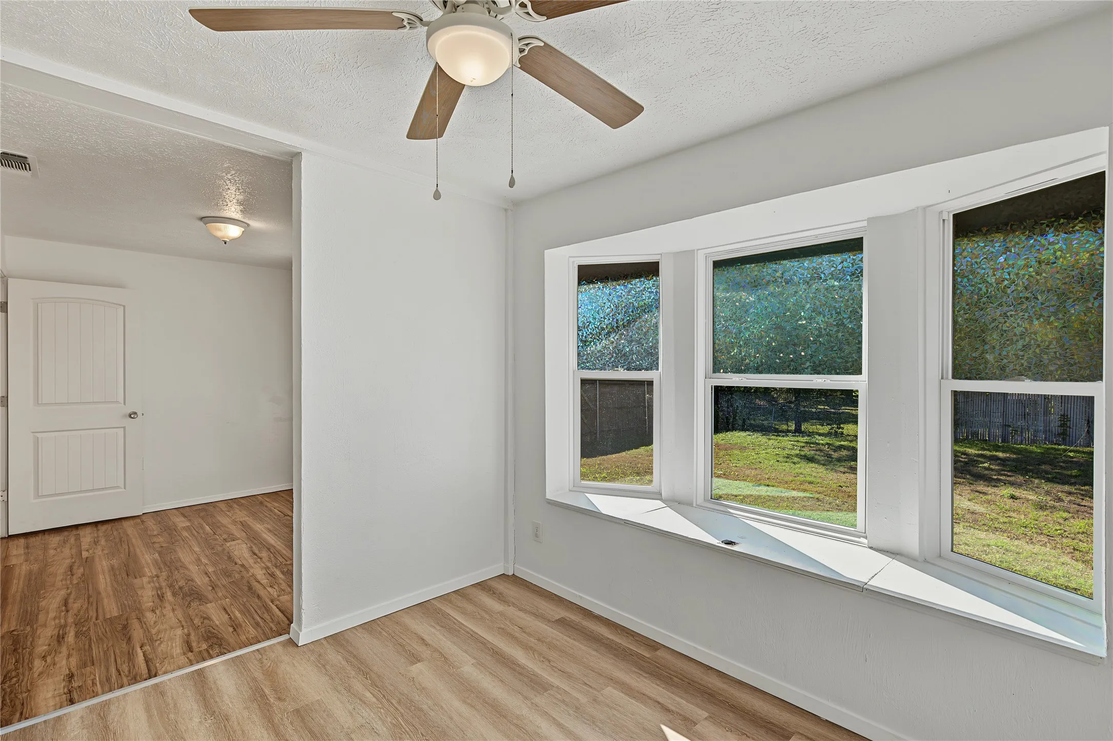 Single Family Residence For Sale in Parker County , 709 N Rusk Street, Weatherford, Texas 76086, 3 Bedroom, 2 Bathroom, Garage spaces, 1,036 Sqft, built in 1946, mls#21402075, Real Estate Agent in Weatherford, Homes For Sale in Parker county, Homes For Sale in Weatherford, Realtor in Weatherford Texas, Real Estate Brokerage Independent Realty Texas, Luminita Cordes Realtor