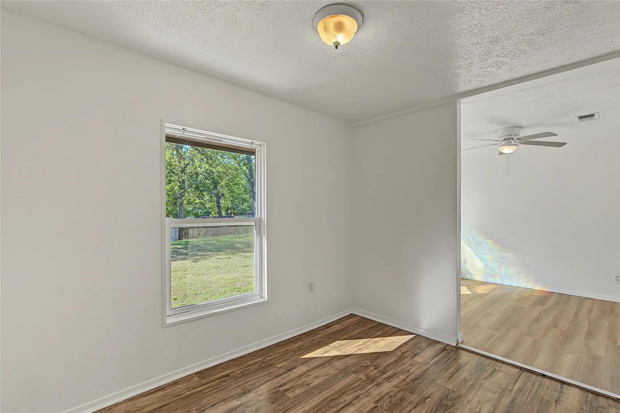 Single Family Residence For Sale in Parker County , 709 N Rusk Street, Weatherford, Texas 76086, 3 Bedroom, 2 Bathroom, Garage spaces, 1,036 Sqft, built in 1946, mls#21402075, Real Estate Agent in Weatherford, Homes For Sale in Parker county, Homes For Sale in Weatherford, Realtor in Weatherford Texas, Real Estate Brokerage Independent Realty Texas, Luminita Cordes Realtor