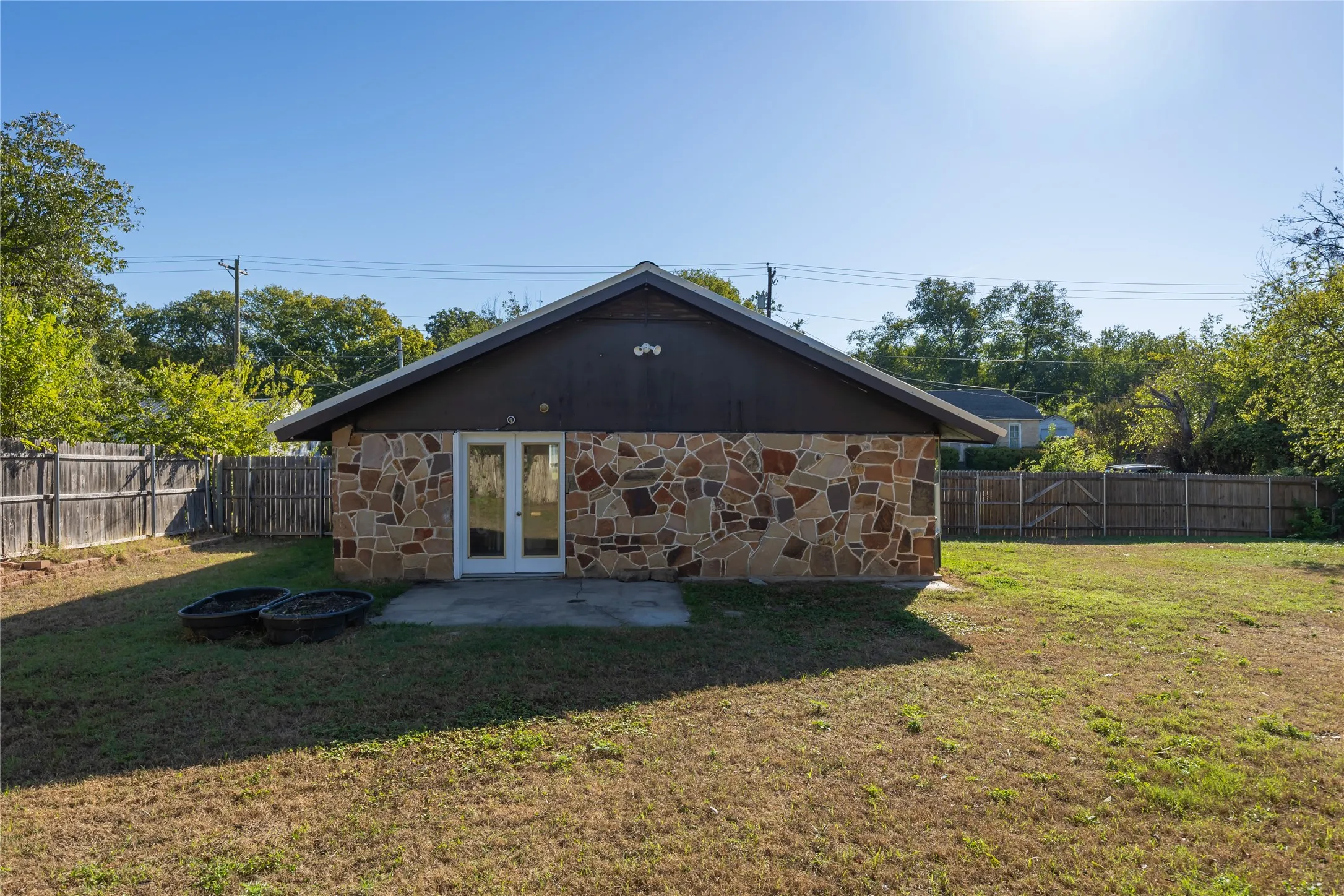Single Family Residence For Sale in Parker County , 709 N Rusk Street, Weatherford, Texas 76086, 3 Bedroom, 2 Bathroom, Garage spaces, 1,036 Sqft, built in 1946, mls#21402075, Real Estate Agent in Weatherford, Homes For Sale in Parker county, Homes For Sale in Weatherford, Realtor in Weatherford Texas, Real Estate Brokerage Independent Realty Texas, Luminita Cordes Realtor