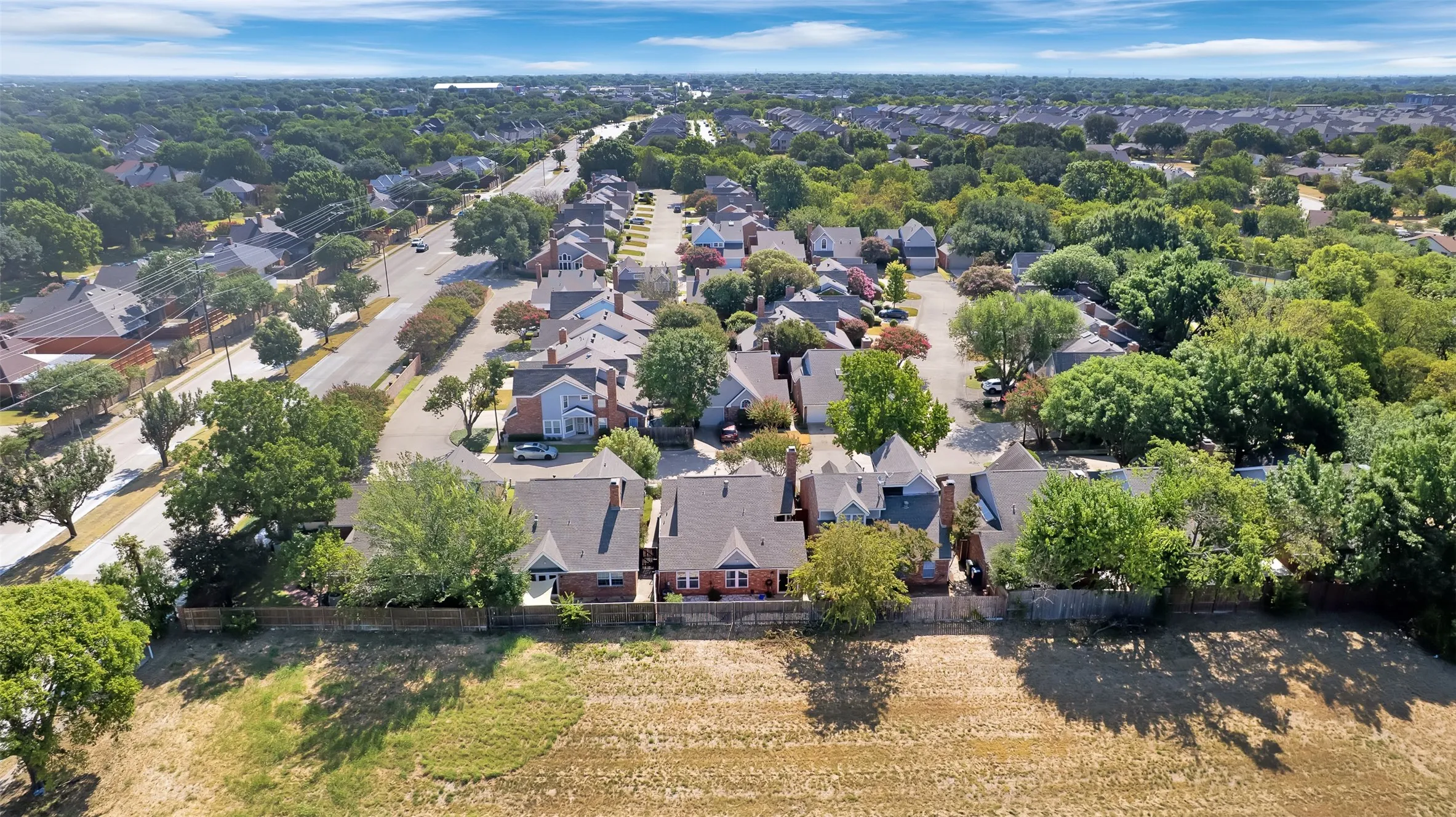 Single Family Residence For Rent in Dallas County , 3021 Waterfront Circle, Garland, Texas 75042, 2 Bedroom, 2 Bathroom, 2 Garage spaces, 1,295 Sqft, built in 1983, mls#21406247, Real Estate Agent in Garland, Homes For Rent in Dallas county, Homes For Rent in Garland, Realtor in Garland Texas, Real Estate Brokerage Independent Realty Texas, Luminita Cordes Realtor