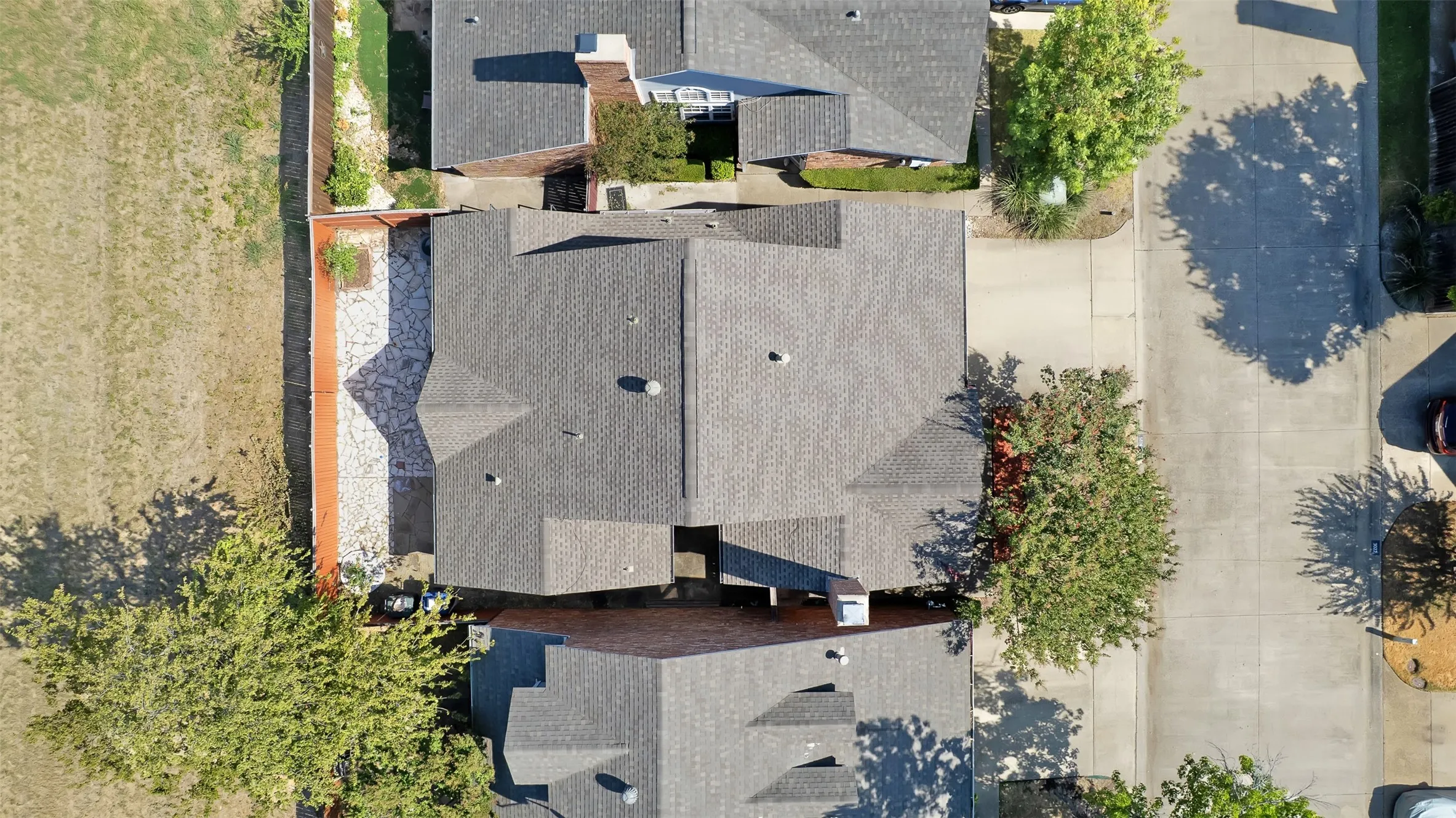Single Family Residence For Rent in Dallas County , 3021 Waterfront Circle, Garland, Texas 75042, 2 Bedroom, 2 Bathroom, 2 Garage spaces, 1,295 Sqft, built in 1983, mls#21406247, Real Estate Agent in Garland, Homes For Rent in Dallas county, Homes For Rent in Garland, Realtor in Garland Texas, Real Estate Brokerage Independent Realty Texas, Luminita Cordes Realtor