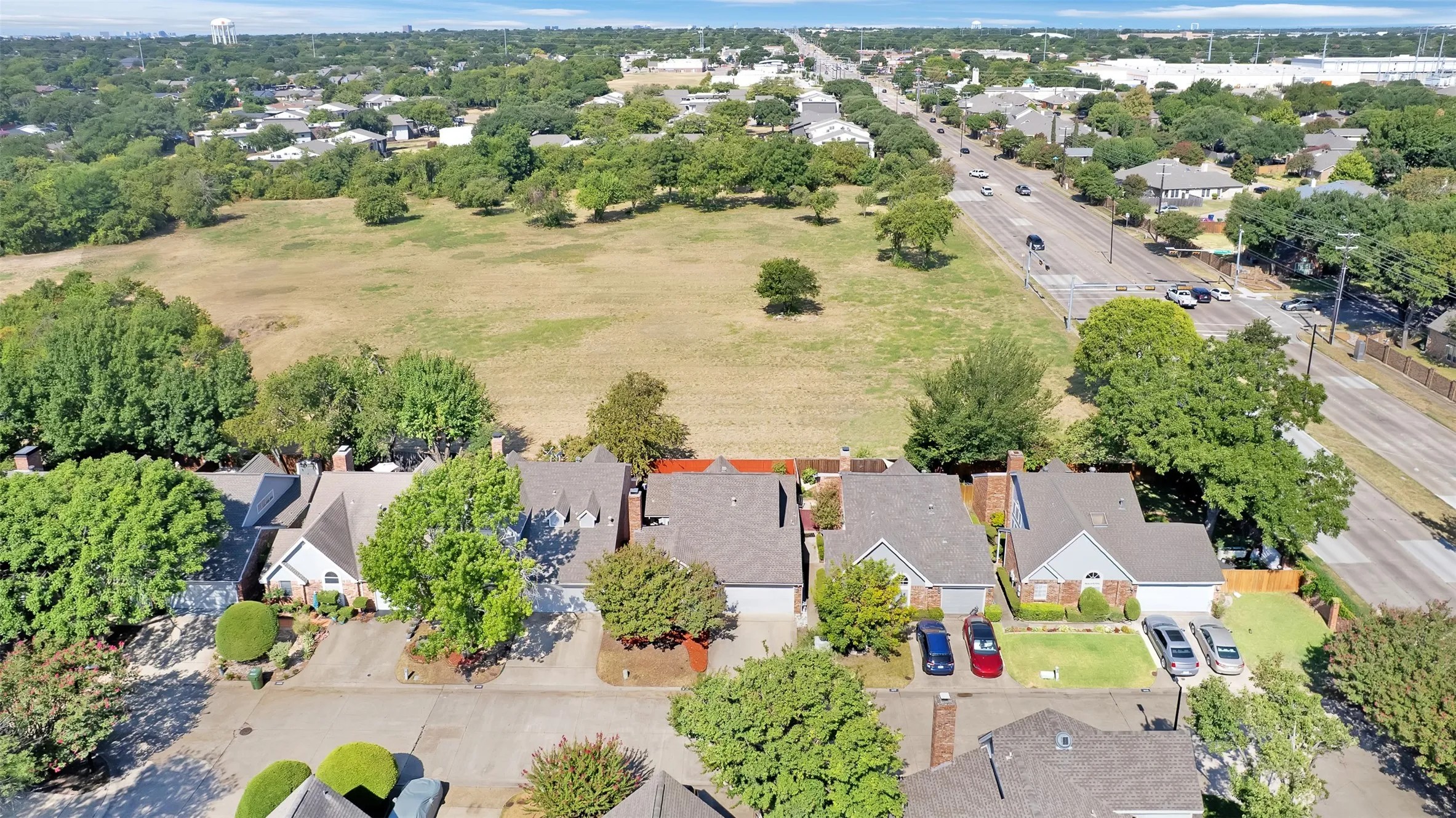 Single Family Residence For Rent in Dallas County , 3021 Waterfront Circle, Garland, Texas 75042, 2 Bedroom, 2 Bathroom, 2 Garage spaces, 1,295 Sqft, built in 1983, mls#21406247, Real Estate Agent in Garland, Homes For Rent in Dallas county, Homes For Rent in Garland, Realtor in Garland Texas, Real Estate Brokerage Independent Realty Texas, Luminita Cordes Realtor