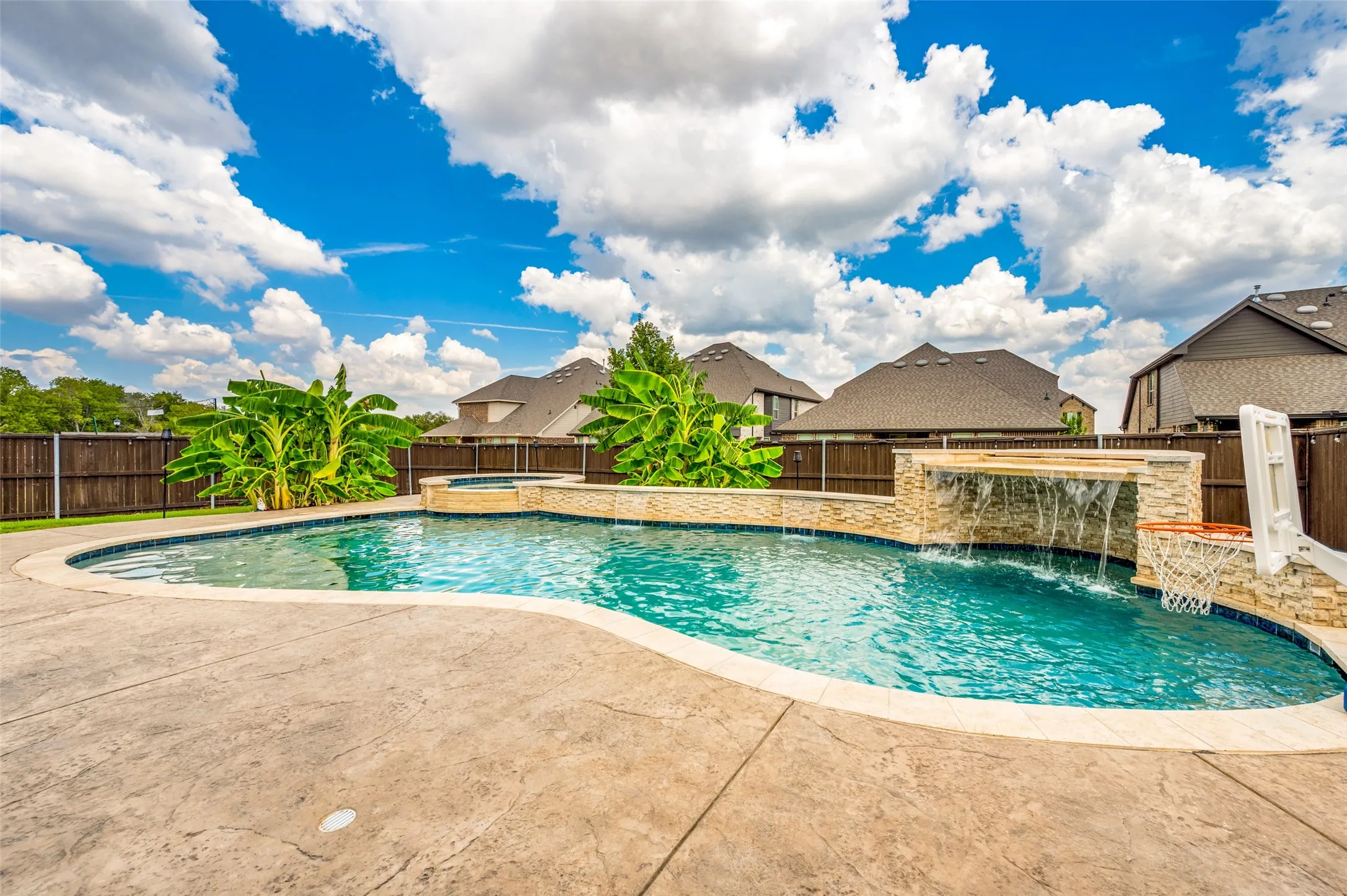 Single Family Residence For Sale in Ellis County , 1807 Mabry Court, Mansfield, Texas 76063, 4 Bedroom, 4 Bathroom, 3 Garage spaces, 3,156 Sqft, built in 2019, mls#21403905, Real Estate Agent in Mansfield, Homes For Sale in Ellis county, Homes For Sale in Mansfield, Realtor in Mansfield Texas, Real Estate Brokerage Independent Realty Texas, Luminita Cordes Realtor