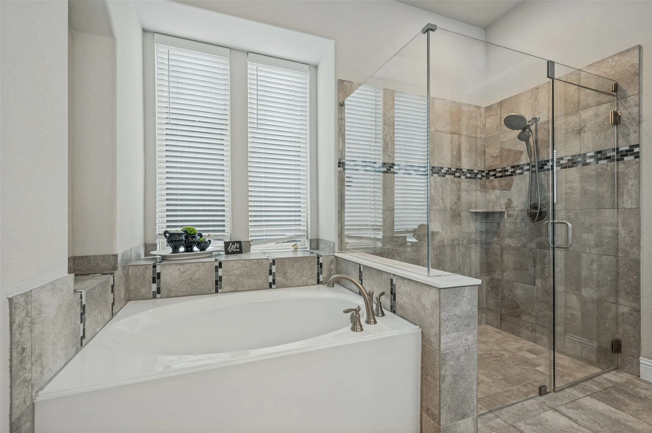 Single Family Residence For Sale in Ellis County , 1807 Mabry Court, Mansfield, Texas 76063, 4 Bedroom, 4 Bathroom, 3 Garage spaces, 3,156 Sqft, built in 2019, mls#21403905, Real Estate Agent in Mansfield, Homes For Sale in Ellis county, Homes For Sale in Mansfield, Realtor in Mansfield Texas, Real Estate Brokerage Independent Realty Texas, Luminita Cordes Realtor