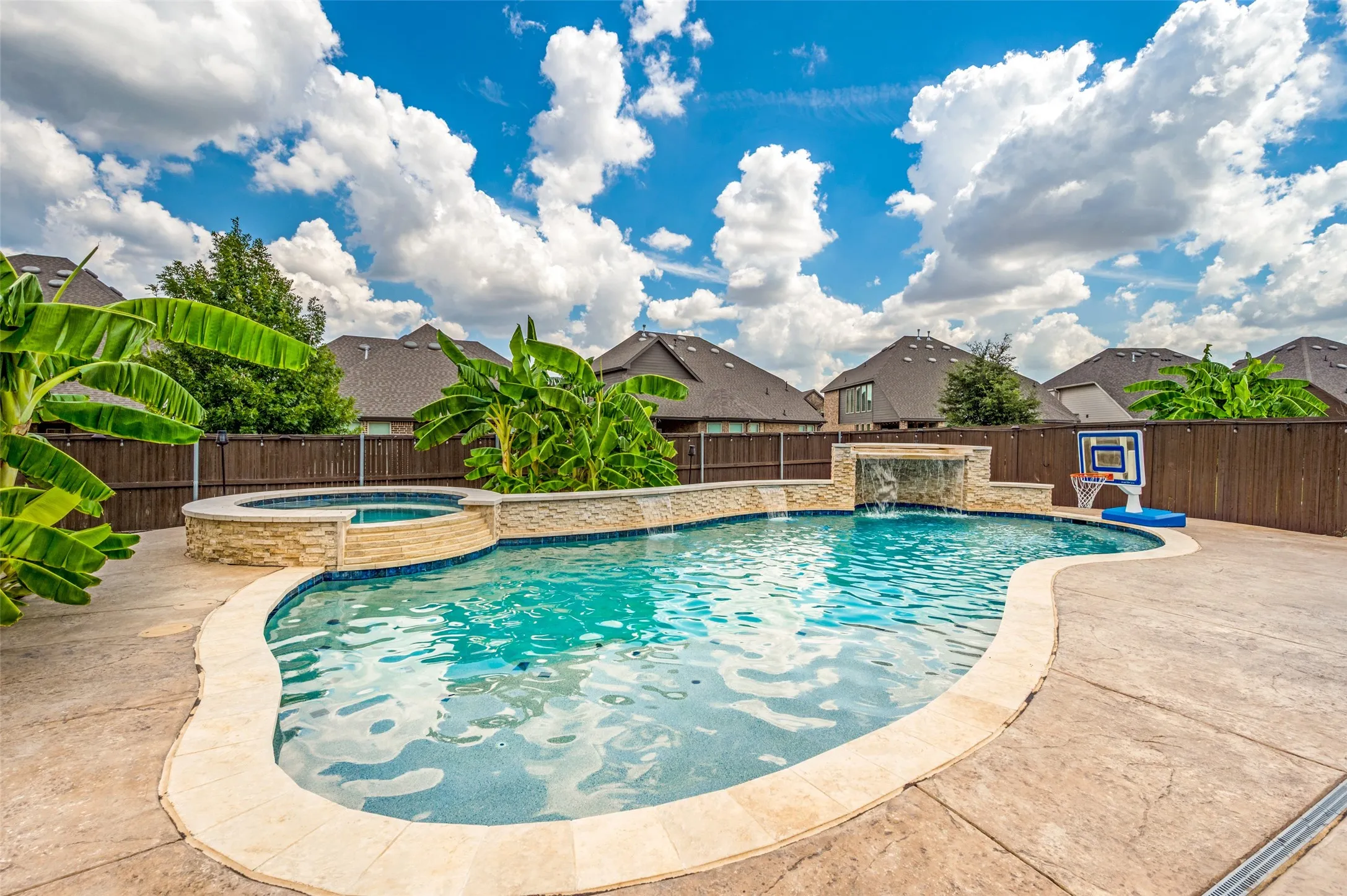 Single Family Residence For Sale in Ellis County , 1807 Mabry Court, Mansfield, Texas 76063, 4 Bedroom, 4 Bathroom, 3 Garage spaces, 3,156 Sqft, built in 2019, mls#21403905, Real Estate Agent in Mansfield, Homes For Sale in Ellis county, Homes For Sale in Mansfield, Realtor in Mansfield Texas, Real Estate Brokerage Independent Realty Texas, Luminita Cordes Realtor