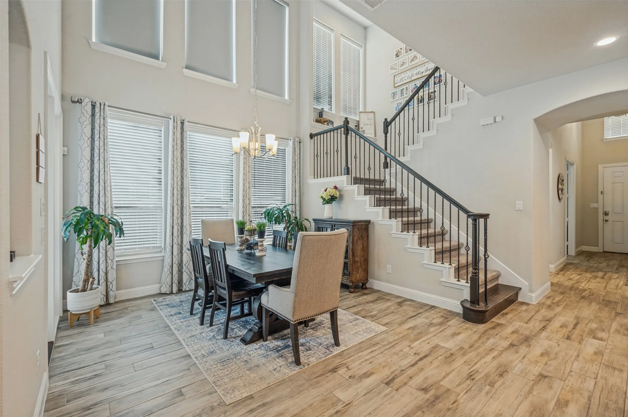 Single Family Residence For Sale in Ellis County , 1807 Mabry Court, Mansfield, Texas 76063, 4 Bedroom, 4 Bathroom, 3 Garage spaces, 3,156 Sqft, built in 2019, mls#21403905, Real Estate Agent in Mansfield, Homes For Sale in Ellis county, Homes For Sale in Mansfield, Realtor in Mansfield Texas, Real Estate Brokerage Independent Realty Texas, Luminita Cordes Realtor