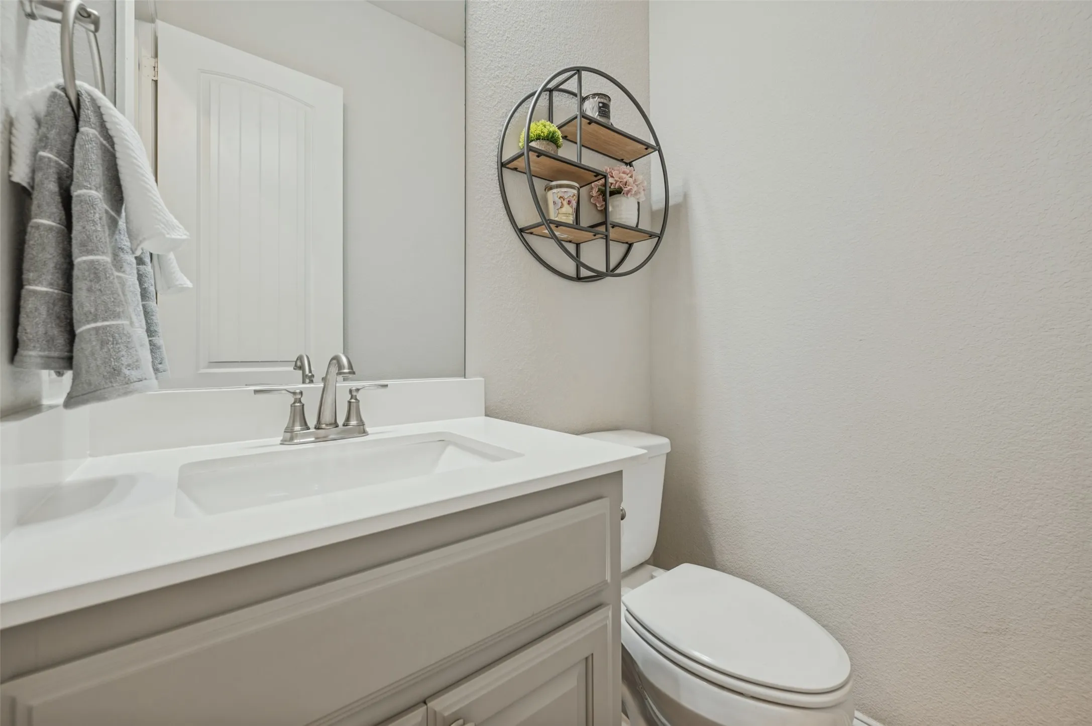 Single Family Residence For Sale in Ellis County , 1807 Mabry Court, Mansfield, Texas 76063, 4 Bedroom, 4 Bathroom, 3 Garage spaces, 3,156 Sqft, built in 2019, mls#21403905, Real Estate Agent in Mansfield, Homes For Sale in Ellis county, Homes For Sale in Mansfield, Realtor in Mansfield Texas, Real Estate Brokerage Independent Realty Texas, Luminita Cordes Realtor