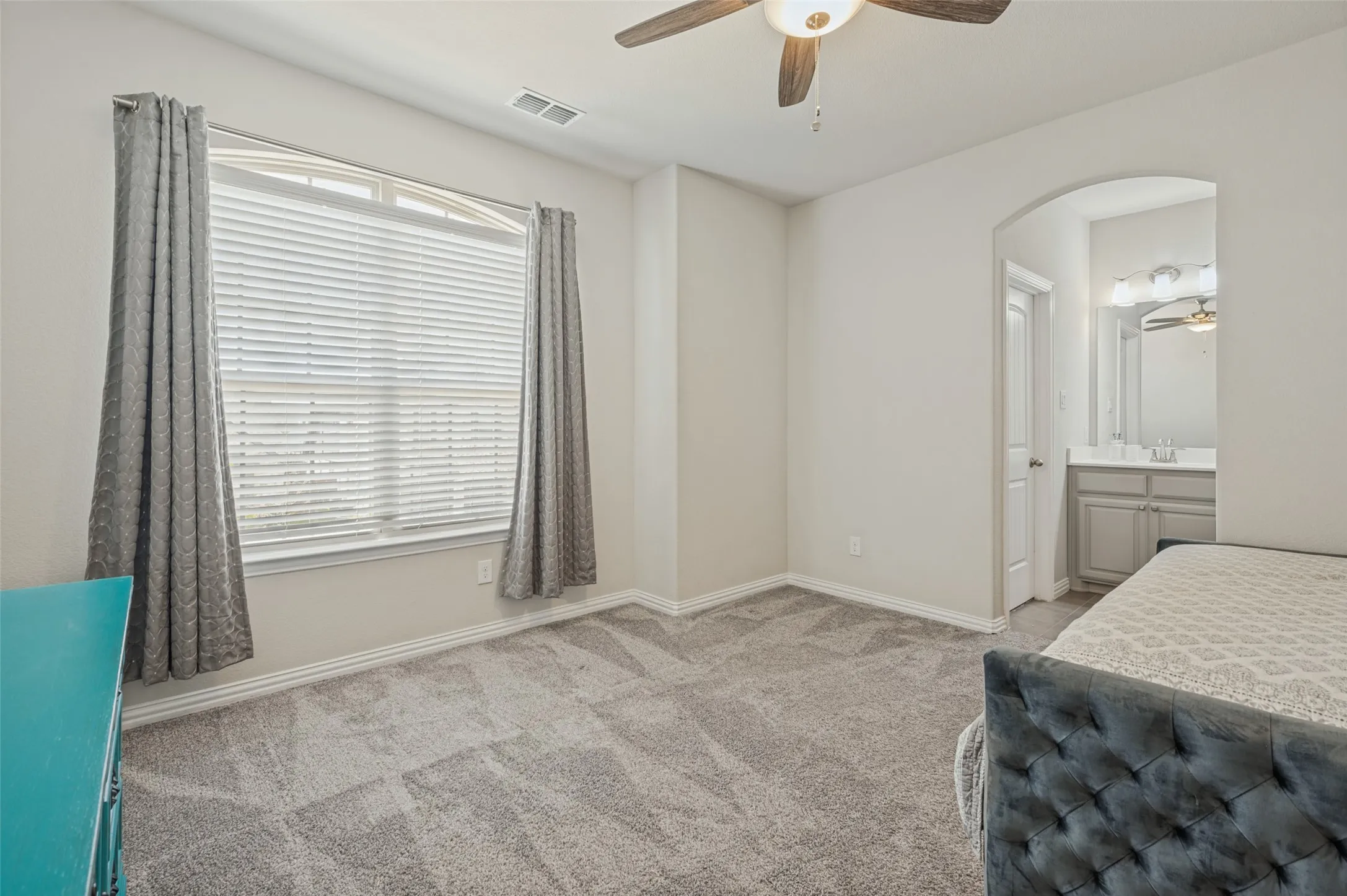Single Family Residence For Sale in Ellis County , 1807 Mabry Court, Mansfield, Texas 76063, 4 Bedroom, 4 Bathroom, 3 Garage spaces, 3,156 Sqft, built in 2019, mls#21403905, Real Estate Agent in Mansfield, Homes For Sale in Ellis county, Homes For Sale in Mansfield, Realtor in Mansfield Texas, Real Estate Brokerage Independent Realty Texas, Luminita Cordes Realtor