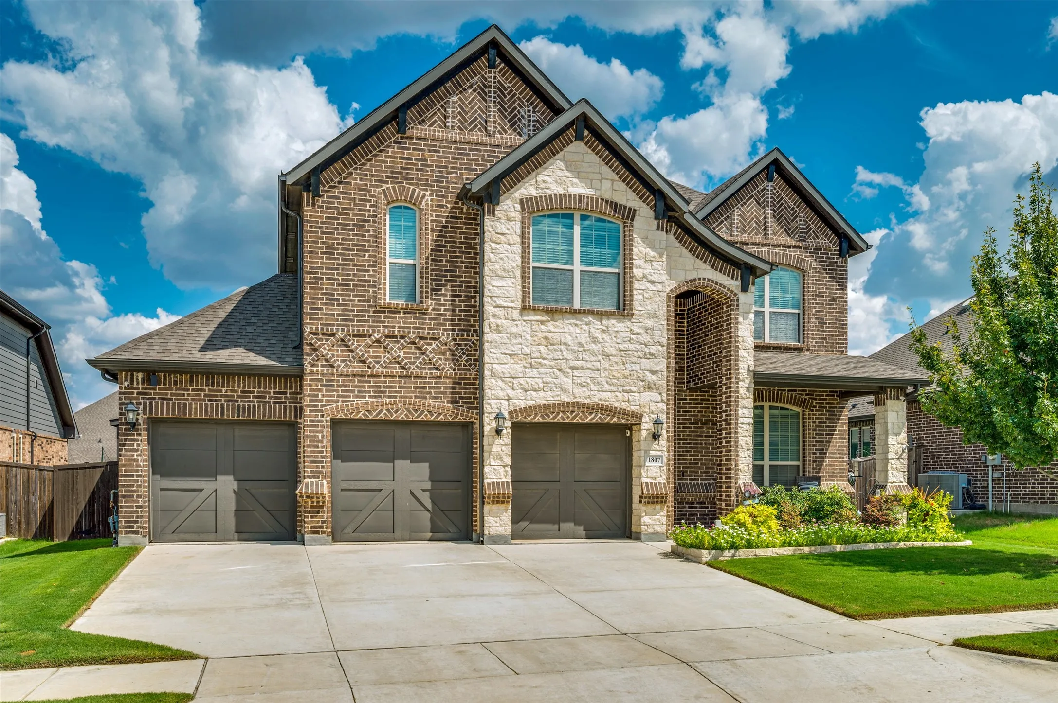 Single Family Residence For Sale in Ellis County , 1807 Mabry Court, Mansfield, Texas 76063, 4 Bedroom, 4 Bathroom, 3 Garage spaces, 3,156 Sqft, built in 2019, mls#21403905, Real Estate Agent in Mansfield, Homes For Sale in Ellis county, Homes For Sale in Mansfield, Realtor in Mansfield Texas, Real Estate Brokerage Independent Realty Texas, Luminita Cordes Realtor