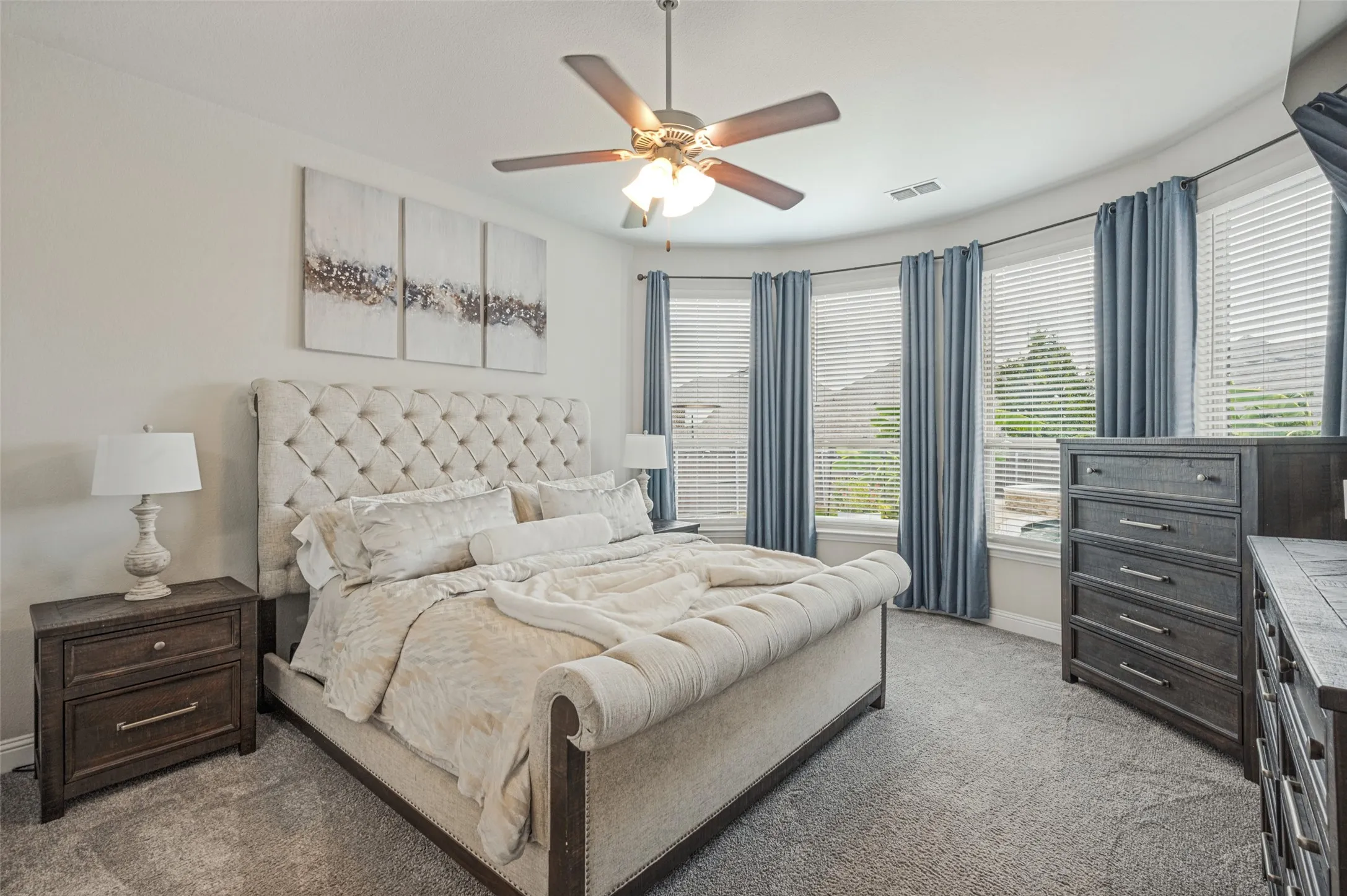 Single Family Residence For Sale in Ellis County , 1807 Mabry Court, Mansfield, Texas 76063, 4 Bedroom, 4 Bathroom, 3 Garage spaces, 3,156 Sqft, built in 2019, mls#21403905, Real Estate Agent in Mansfield, Homes For Sale in Ellis county, Homes For Sale in Mansfield, Realtor in Mansfield Texas, Real Estate Brokerage Independent Realty Texas, Luminita Cordes Realtor