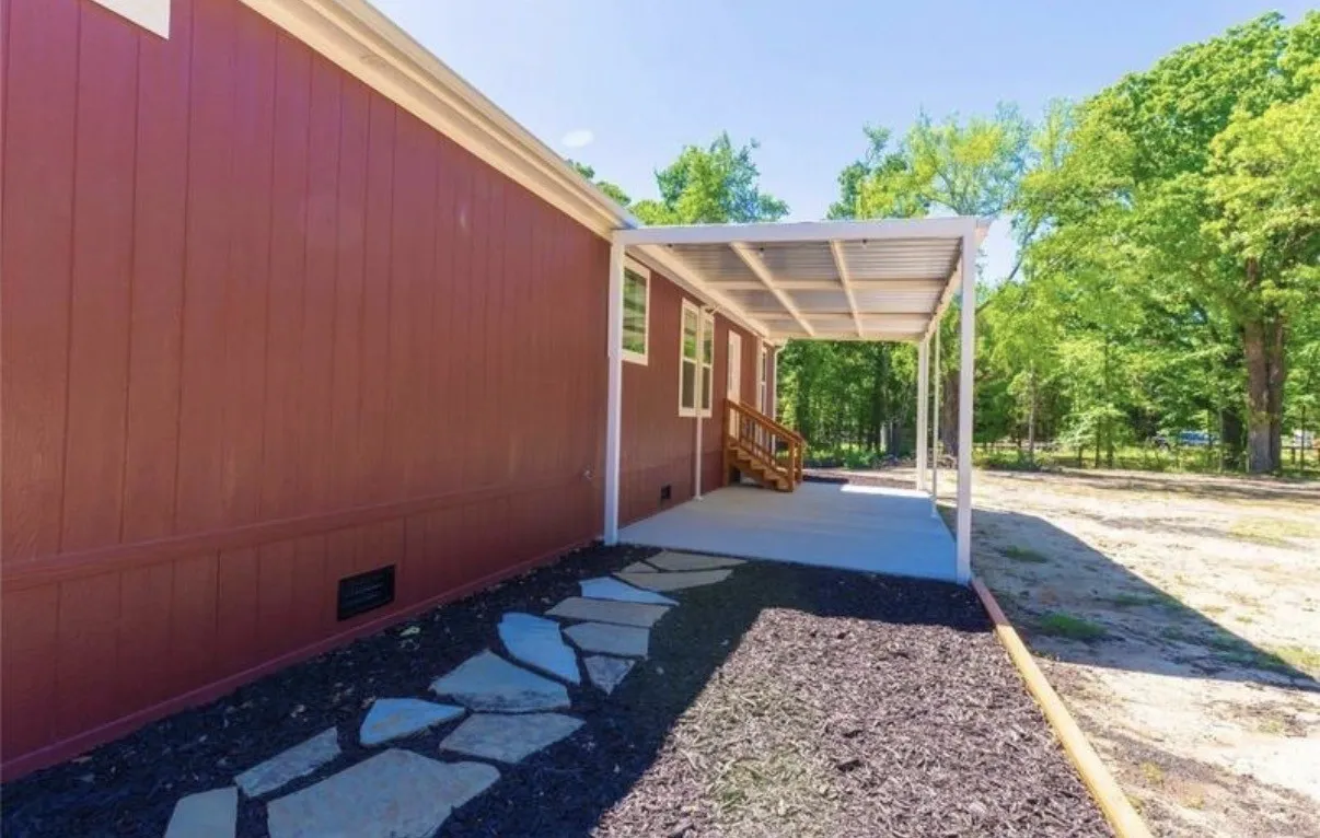 Mobile Home For Sale in Henderson County , 210 Grubbs Lane, Gun Barrel City, Texas 75156, 3 Bedroom, 2 Bathroom, Garage spaces, 1,680 Sqft, built in 2025, mls#21405303, Real Estate Agent in Gun Barrel City, Homes For Sale in Henderson county, Homes For Sale in Gun Barrel City, Realtor in Gun Barrel City Texas, Real Estate Brokerage Independent Realty Texas, Luminita Cordes Realtor