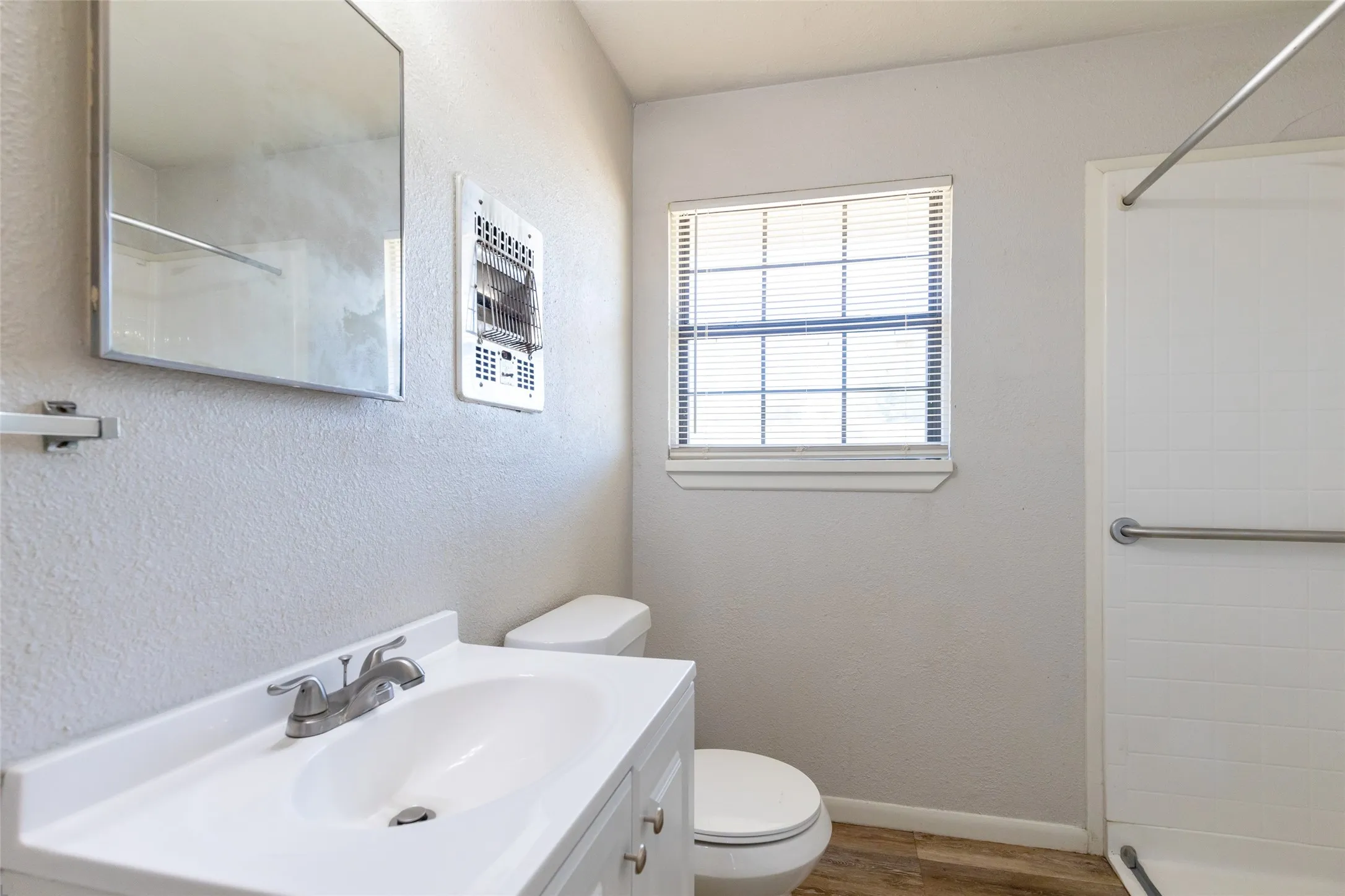 Single Family Residence For Sale in Taylor County , 225 N Bowie Drive, Abilene, Texas 79603, 3 Bedroom, 1 Bathroom, Garage spaces, 1,256 Sqft, built in 1959, mls#21407369, Real Estate Agent in Abilene, Homes For Sale in Taylor county, Homes For Sale in Abilene, Realtor in Abilene Texas, Real Estate Brokerage Independent Realty Texas, Luminita Cordes Realtor
