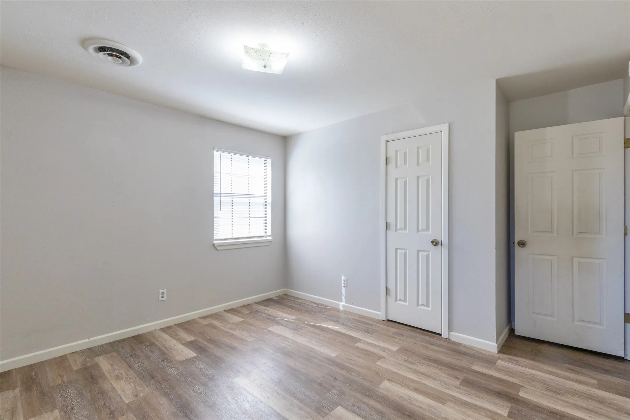 Single Family Residence For Sale in Taylor County , 225 N Bowie Drive, Abilene, Texas 79603, 3 Bedroom, 1 Bathroom, Garage spaces, 1,256 Sqft, built in 1959, mls#21407369, Real Estate Agent in Abilene, Homes For Sale in Taylor county, Homes For Sale in Abilene, Realtor in Abilene Texas, Real Estate Brokerage Independent Realty Texas, Luminita Cordes Realtor