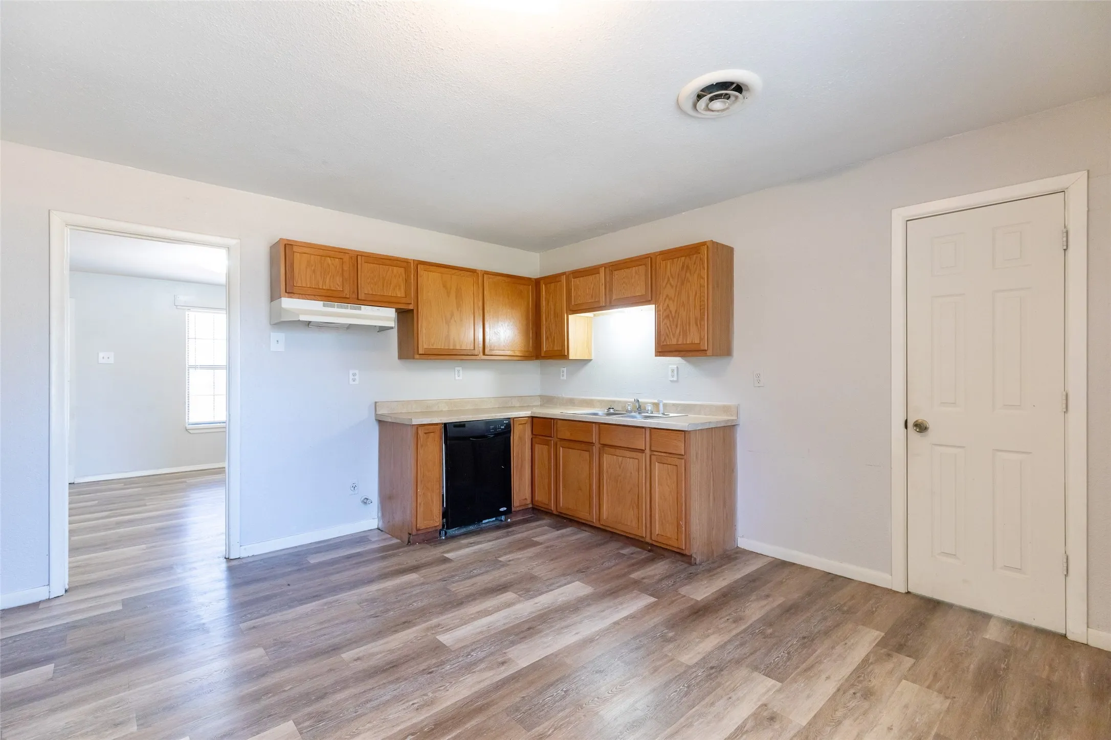Single Family Residence For Sale in Taylor County , 225 N Bowie Drive, Abilene, Texas 79603, 3 Bedroom, 1 Bathroom, Garage spaces, 1,256 Sqft, built in 1959, mls#21407369, Real Estate Agent in Abilene, Homes For Sale in Taylor county, Homes For Sale in Abilene, Realtor in Abilene Texas, Real Estate Brokerage Independent Realty Texas, Luminita Cordes Realtor