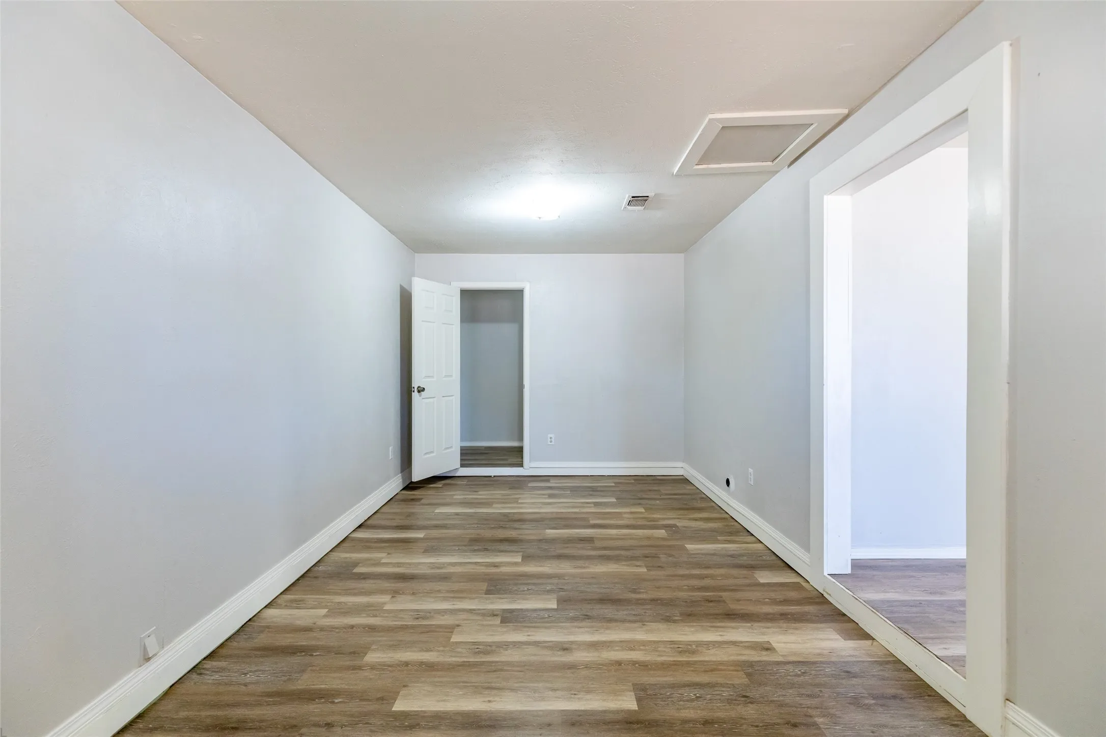Single Family Residence For Sale in Taylor County , 225 N Bowie Drive, Abilene, Texas 79603, 3 Bedroom, 1 Bathroom, Garage spaces, 1,256 Sqft, built in 1959, mls#21407369, Real Estate Agent in Abilene, Homes For Sale in Taylor county, Homes For Sale in Abilene, Realtor in Abilene Texas, Real Estate Brokerage Independent Realty Texas, Luminita Cordes Realtor