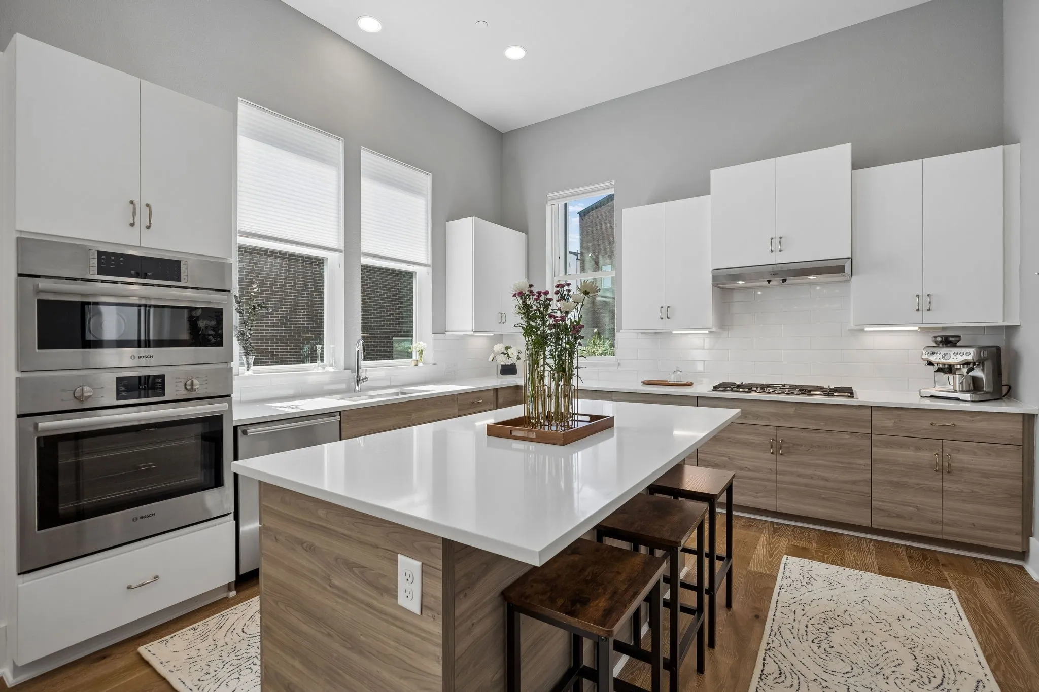 Townhouse For Sale in Dallas County , 381 E Greenbriar Lane 1001, Dallas, Texas 75203, 2 Bedroom, 3 Bathroom, 2 Garage spaces, 1,511 Sqft, built in 2022, mls#21407255, Real Estate Agent in Dallas, Homes For Sale in Dallas county, Homes For Sale in Dallas, Realtor in Dallas Texas, Real Estate Brokerage Independent Realty Texas, Luminita Cordes Realtor