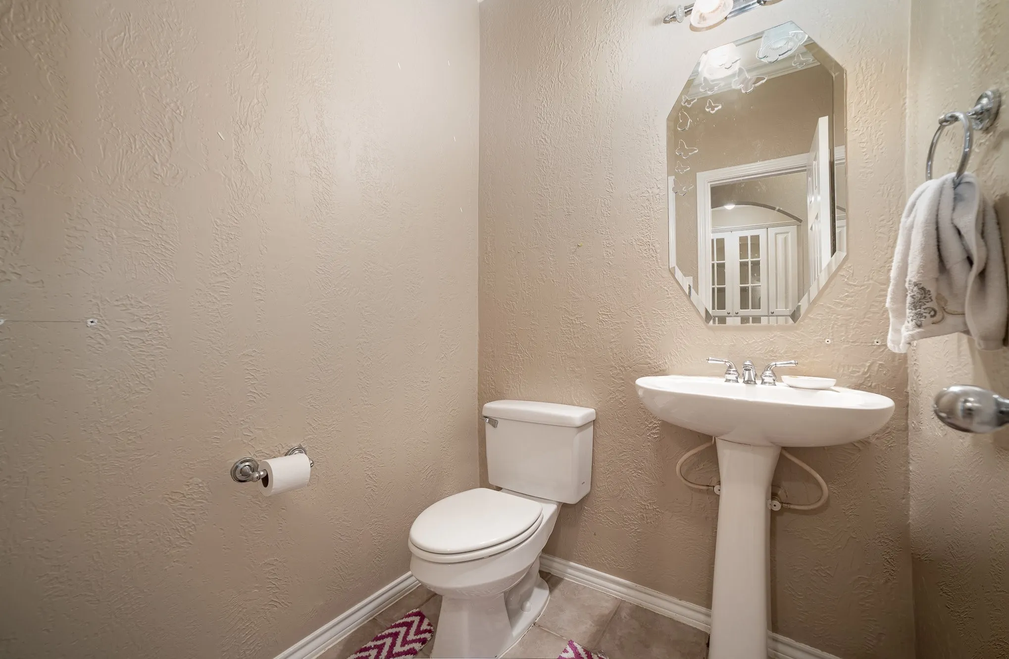 Single Family Residence For Rent in Denton County , 1800 Montura Lane, Frisco, Texas 75033, 5 Bedroom, 4 Bathroom, 2 Garage spaces, 3,016 Sqft, built in 2000, mls#21407378, Real Estate Agent in Frisco, Homes For Rent in Denton county, Homes For Rent in Frisco, Realtor in Frisco Texas, Real Estate Brokerage Independent Realty Texas, Luminita Cordes Realtor