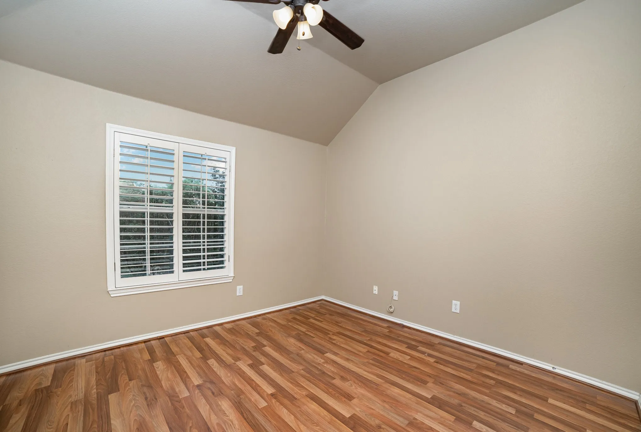 Single Family Residence For Rent in Denton County , 1800 Montura Lane, Frisco, Texas 75033, 5 Bedroom, 4 Bathroom, 2 Garage spaces, 3,016 Sqft, built in 2000, mls#21407378, Real Estate Agent in Frisco, Homes For Rent in Denton county, Homes For Rent in Frisco, Realtor in Frisco Texas, Real Estate Brokerage Independent Realty Texas, Luminita Cordes Realtor