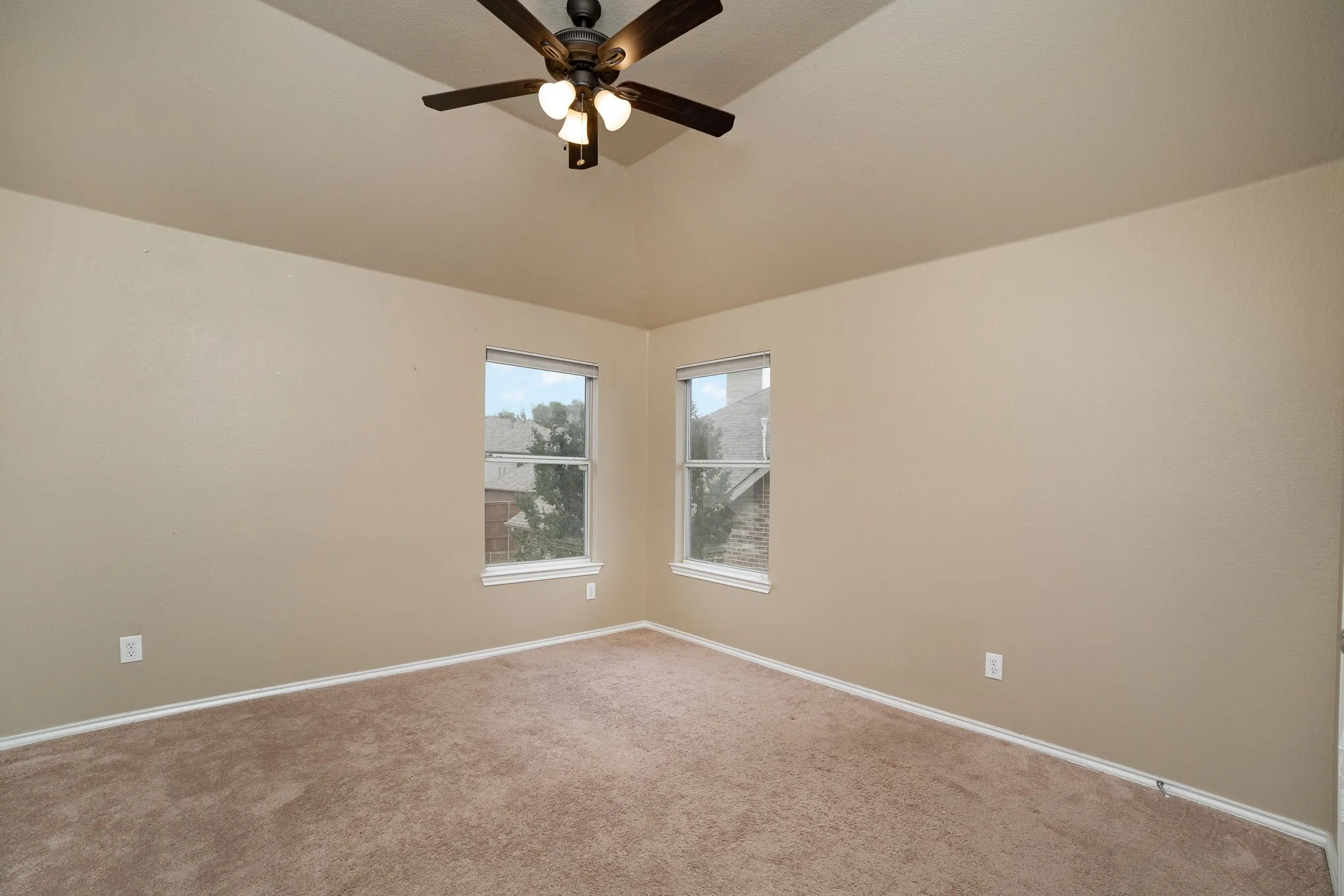 Single Family Residence For Rent in Denton County , 1800 Montura Lane, Frisco, Texas 75033, 5 Bedroom, 4 Bathroom, 2 Garage spaces, 3,016 Sqft, built in 2000, mls#21407378, Real Estate Agent in Frisco, Homes For Rent in Denton county, Homes For Rent in Frisco, Realtor in Frisco Texas, Real Estate Brokerage Independent Realty Texas, Luminita Cordes Realtor