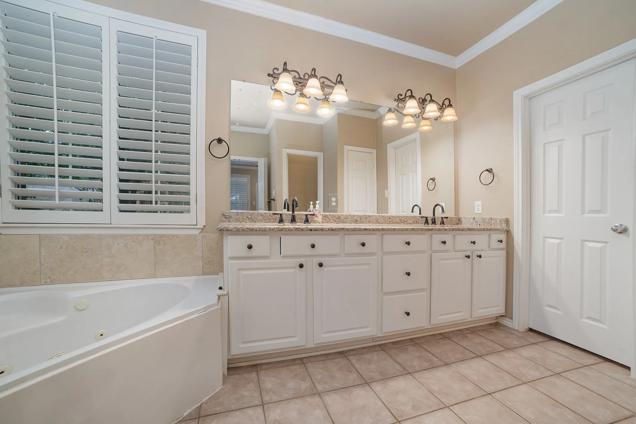 Single Family Residence For Rent in Denton County , 1800 Montura Lane, Frisco, Texas 75033, 5 Bedroom, 4 Bathroom, 2 Garage spaces, 3,016 Sqft, built in 2000, mls#21407378, Real Estate Agent in Frisco, Homes For Rent in Denton county, Homes For Rent in Frisco, Realtor in Frisco Texas, Real Estate Brokerage Independent Realty Texas, Luminita Cordes Realtor
