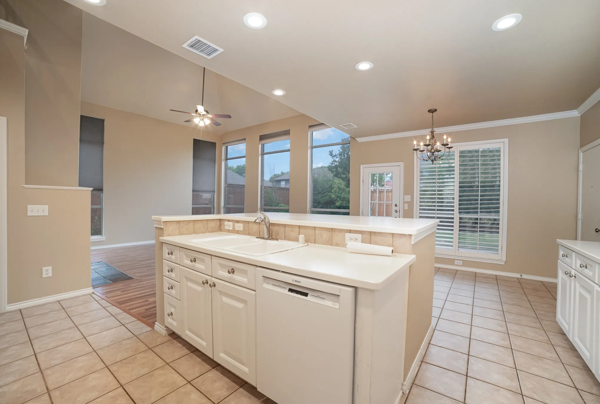 Single Family Residence For Rent in Denton County , 1800 Montura Lane, Frisco, Texas 75033, 5 Bedroom, 4 Bathroom, 2 Garage spaces, 3,016 Sqft, built in 2000, mls#21407378, Real Estate Agent in Frisco, Homes For Rent in Denton county, Homes For Rent in Frisco, Realtor in Frisco Texas, Real Estate Brokerage Independent Realty Texas, Luminita Cordes Realtor
