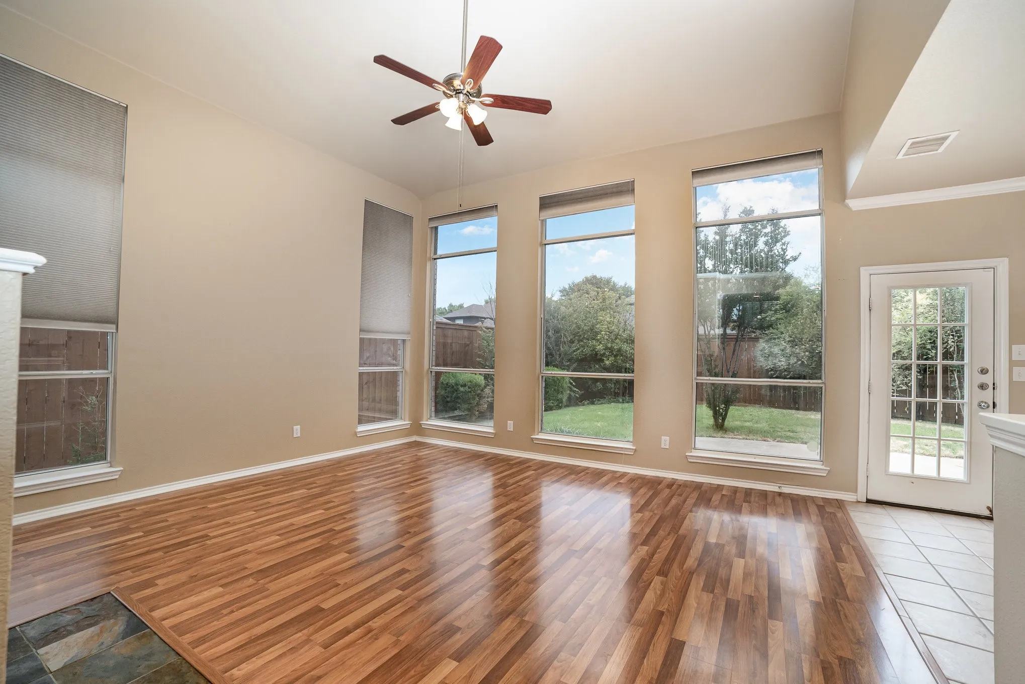 Single Family Residence For Rent in Denton County , 1800 Montura Lane, Frisco, Texas 75033, 5 Bedroom, 4 Bathroom, 2 Garage spaces, 3,016 Sqft, built in 2000, mls#21407378, Real Estate Agent in Frisco, Homes For Rent in Denton county, Homes For Rent in Frisco, Realtor in Frisco Texas, Real Estate Brokerage Independent Realty Texas, Luminita Cordes Realtor