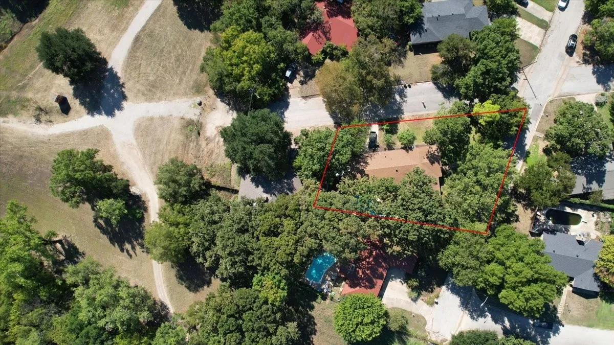 Single Family Residence For Sale in Tarrant County , 5317 Santa Marie Avenue, Fort Worth, Texas 76114, 3 Bedroom, 2 Bathroom, 2 Garage spaces, 2,368 Sqft, built in 1973, mls#21406236, Real Estate Agent in Fort Worth, Homes For Sale in Tarrant county, Homes For Sale in Fort Worth, Realtor in Fort Worth Texas, Real Estate Brokerage Independent Realty Texas, Luminita Cordes Realtor