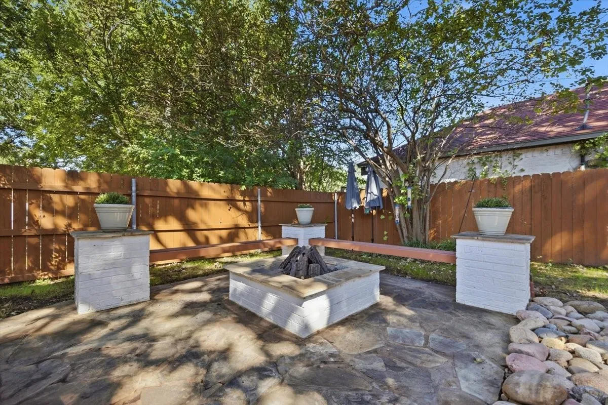 Single Family Residence For Sale in Tarrant County , 5317 Santa Marie Avenue, Fort Worth, Texas 76114, 3 Bedroom, 2 Bathroom, 2 Garage spaces, 2,368 Sqft, built in 1973, mls#21406236, Real Estate Agent in Fort Worth, Homes For Sale in Tarrant county, Homes For Sale in Fort Worth, Realtor in Fort Worth Texas, Real Estate Brokerage Independent Realty Texas, Luminita Cordes Realtor