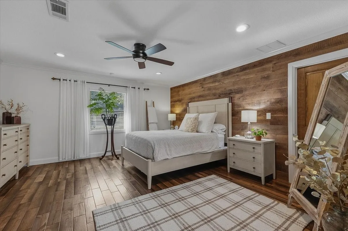 Single Family Residence For Sale in Tarrant County , 5317 Santa Marie Avenue, Fort Worth, Texas 76114, 3 Bedroom, 2 Bathroom, 2 Garage spaces, 2,368 Sqft, built in 1973, mls#21406236, Real Estate Agent in Fort Worth, Homes For Sale in Tarrant county, Homes For Sale in Fort Worth, Realtor in Fort Worth Texas, Real Estate Brokerage Independent Realty Texas, Luminita Cordes Realtor