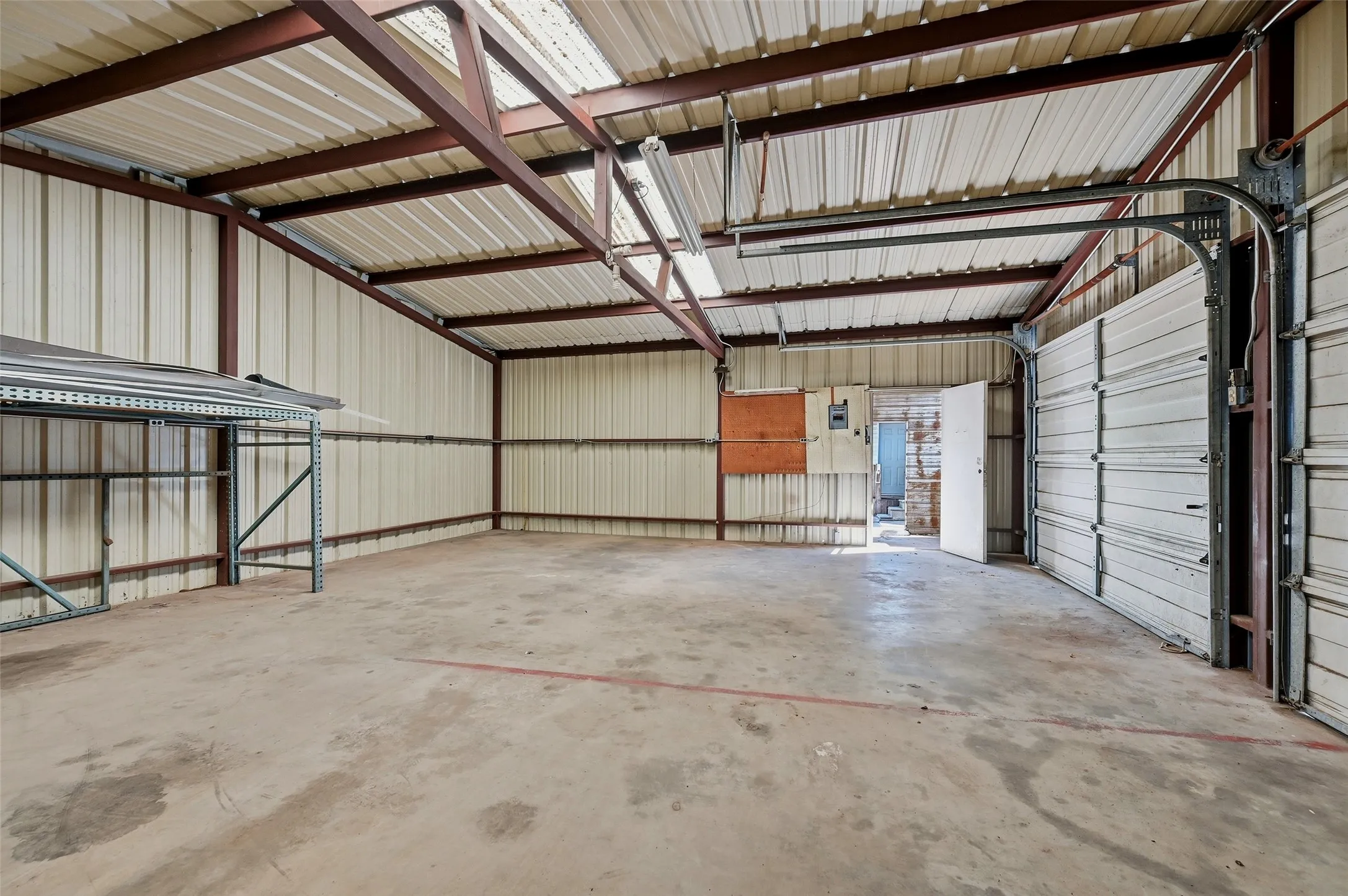 Single Family Residence For Sale in Grayson County , 113 Willow Drive, Pottsboro, Texas 75076, 2 Bedroom, 2 Bathroom, 2 Garage spaces, 894 Sqft, built in 1982, mls#21406877, Real Estate Agent in Pottsboro, Homes For Sale in Grayson county, Homes For Sale in Pottsboro, Realtor in Pottsboro Texas, Real Estate Brokerage Independent Realty Texas, Luminita Cordes Realtor