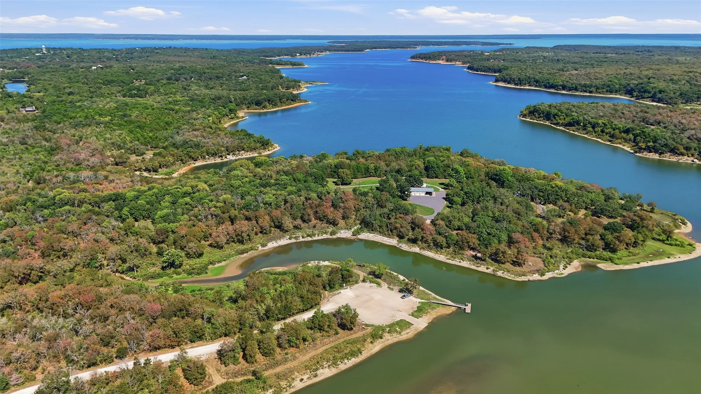 Single Family Residence For Sale in Grayson County , 113 Willow Drive, Pottsboro, Texas 75076, 2 Bedroom, 2 Bathroom, 2 Garage spaces, 894 Sqft, built in 1982, mls#21406877, Real Estate Agent in Pottsboro, Homes For Sale in Grayson county, Homes For Sale in Pottsboro, Realtor in Pottsboro Texas, Real Estate Brokerage Independent Realty Texas, Luminita Cordes Realtor