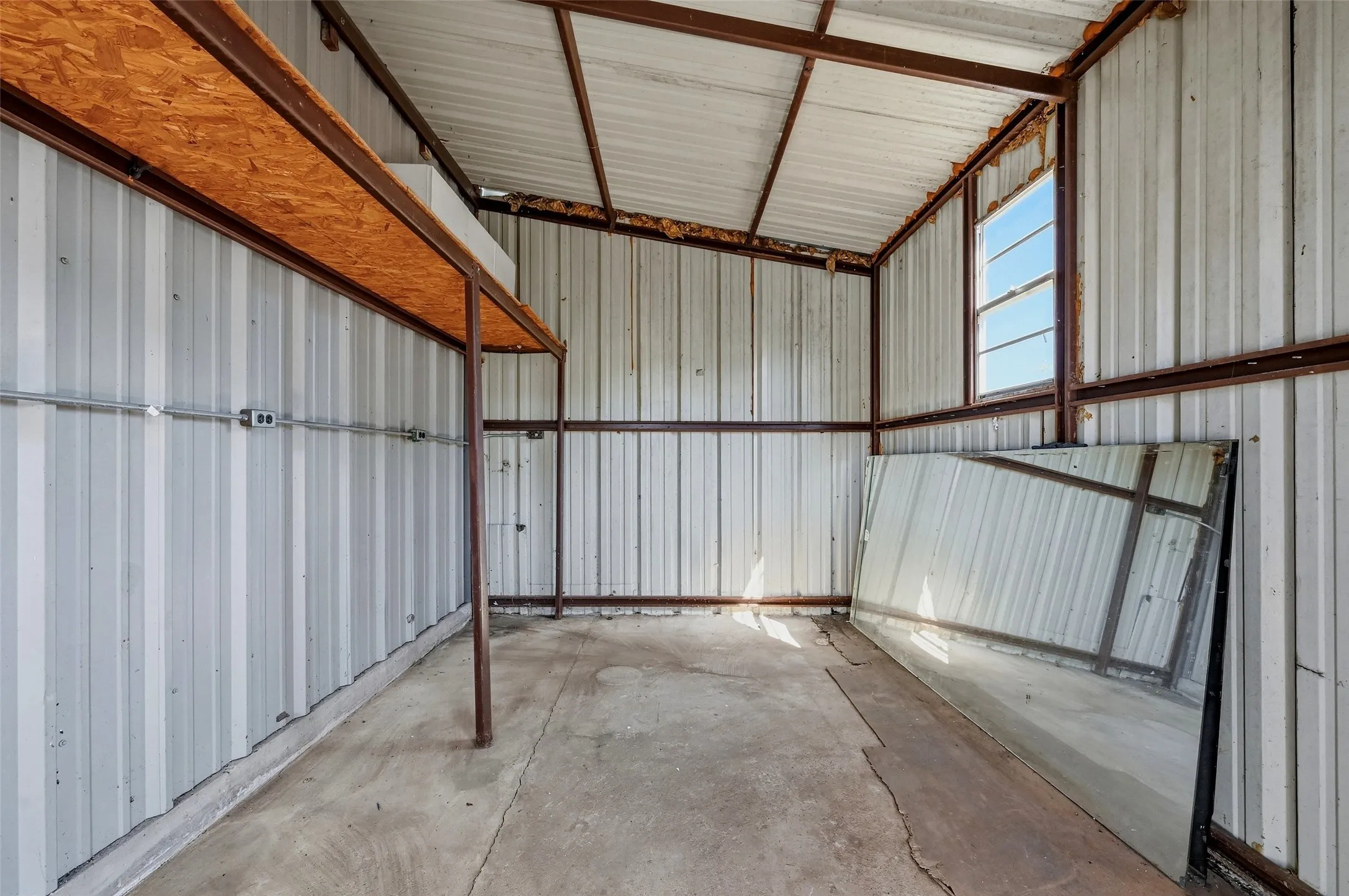 Single Family Residence For Sale in Grayson County , 113 Willow Drive, Pottsboro, Texas 75076, 2 Bedroom, 2 Bathroom, 2 Garage spaces, 894 Sqft, built in 1982, mls#21406877, Real Estate Agent in Pottsboro, Homes For Sale in Grayson county, Homes For Sale in Pottsboro, Realtor in Pottsboro Texas, Real Estate Brokerage Independent Realty Texas, Luminita Cordes Realtor