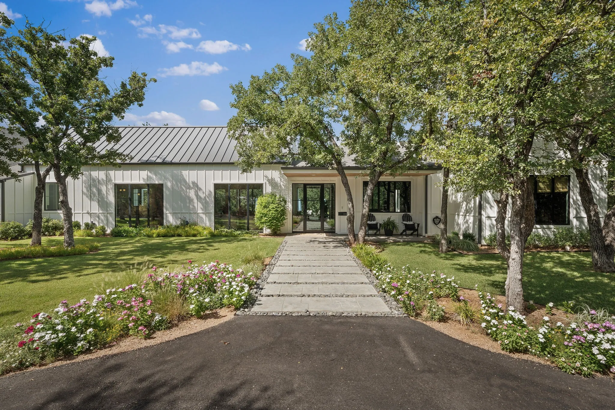 Single Family Residence For Sale in Young County , 111 Fawn Trail Circle, Graham, Texas 76450, 4 Bedroom, 4 Bathroom, 4 Garage spaces, 3,395 Sqft, built in 2020, mls#21394977, Real Estate Agent in Graham, Homes For Sale in Young county, Homes For Sale in Graham, Realtor in Graham Texas, Real Estate Brokerage Independent Realty Texas, Luminita Cordes Realtor