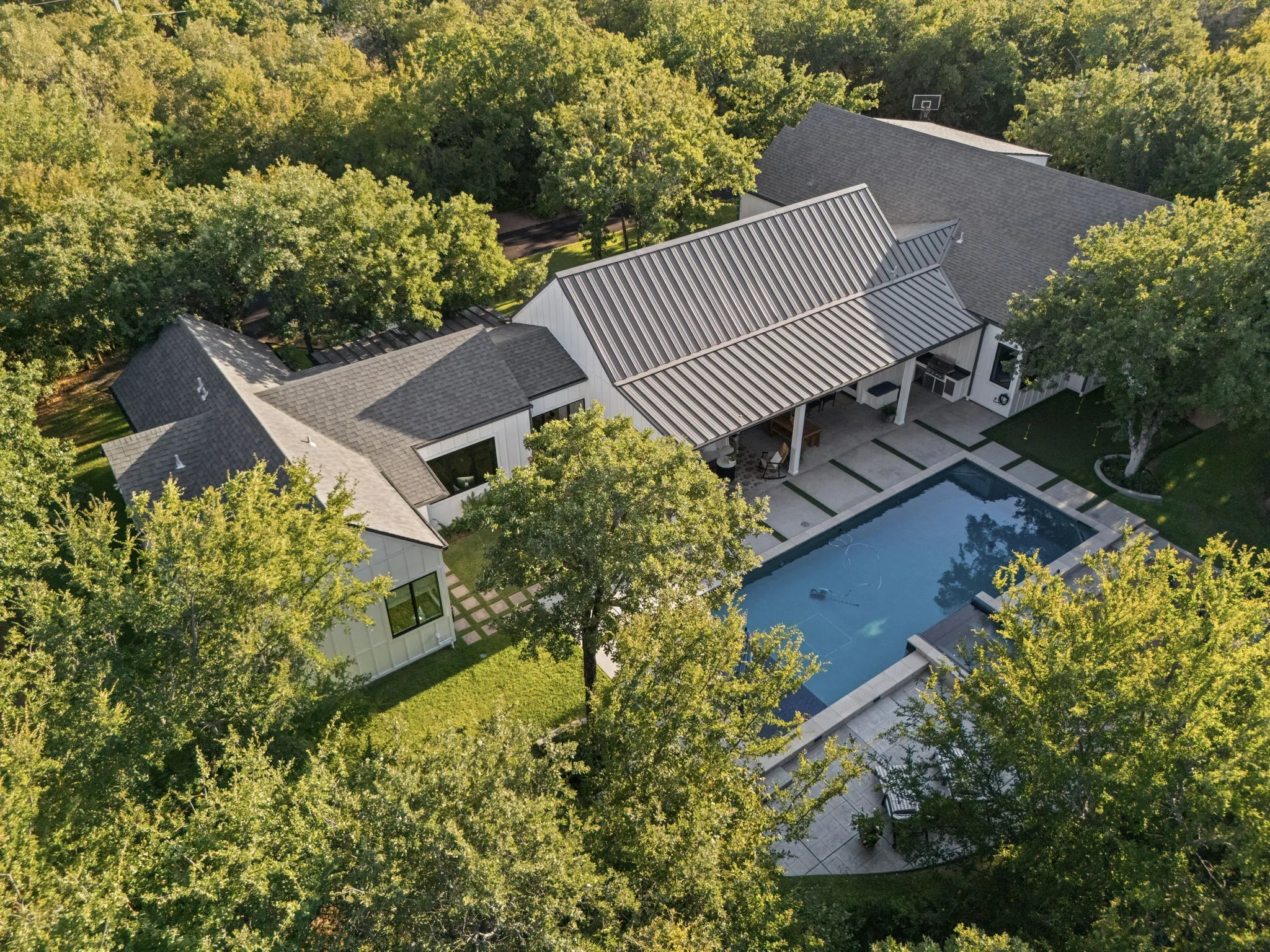 Single Family Residence For Sale in Young County , 111 Fawn Trail Circle, Graham, Texas 76450, 4 Bedroom, 4 Bathroom, 4 Garage spaces, 3,395 Sqft, built in 2020, mls#21394977, Real Estate Agent in Graham, Homes For Sale in Young county, Homes For Sale in Graham, Realtor in Graham Texas, Real Estate Brokerage Independent Realty Texas, Luminita Cordes Realtor