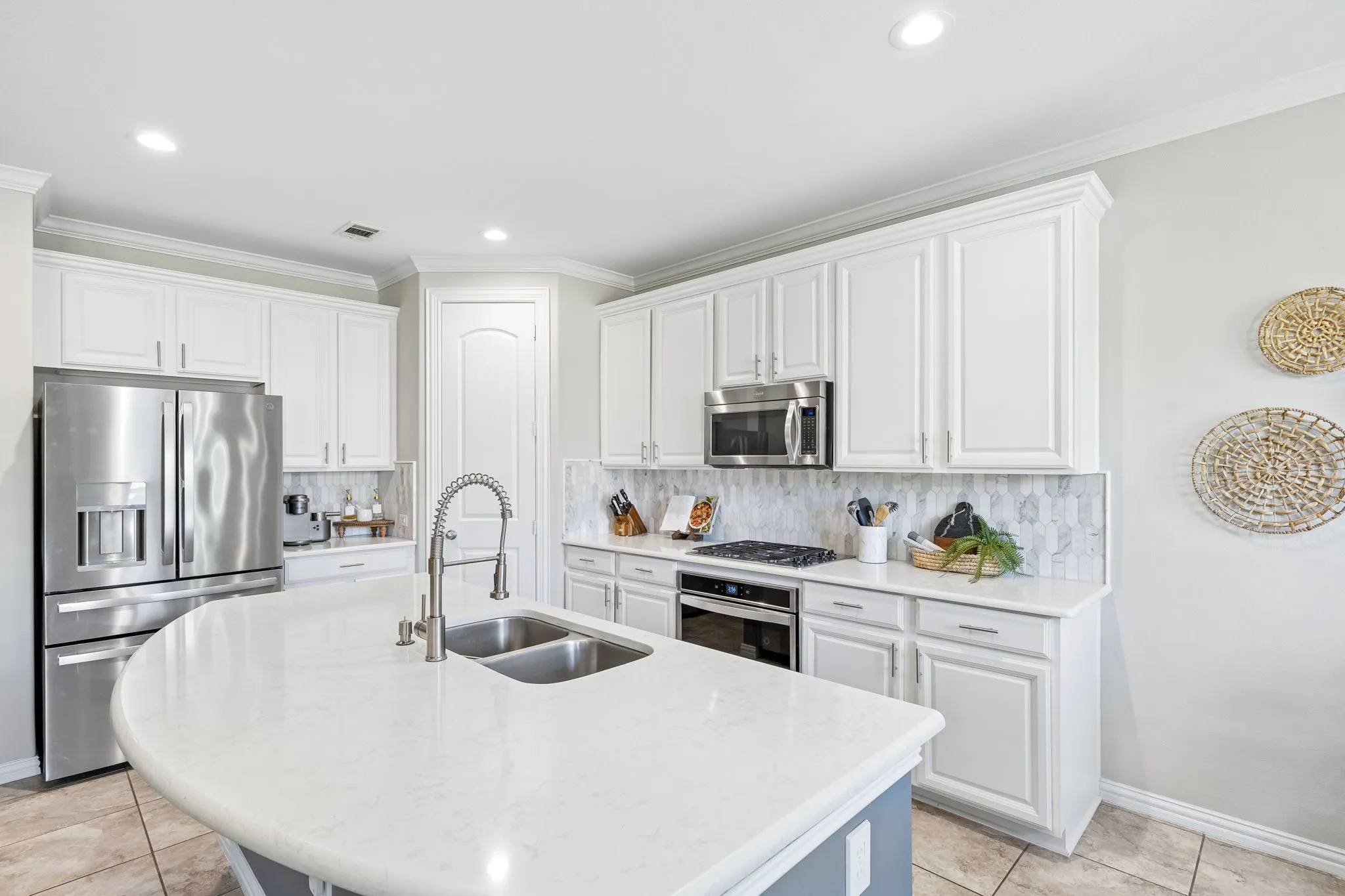 Single Family Residence For Sale in Collin County , 421 Komron Court, Prosper, Texas 75078, 4 Bedroom, 3 Bathroom, 2 Garage spaces, 2,498 Sqft, built in 2012, mls#21407207, Real Estate Agent in Prosper, Homes For Sale in Collin county, Homes For Sale in Prosper, Realtor in Prosper Texas, Real Estate Brokerage Independent Realty Texas, Luminita Cordes Realtor