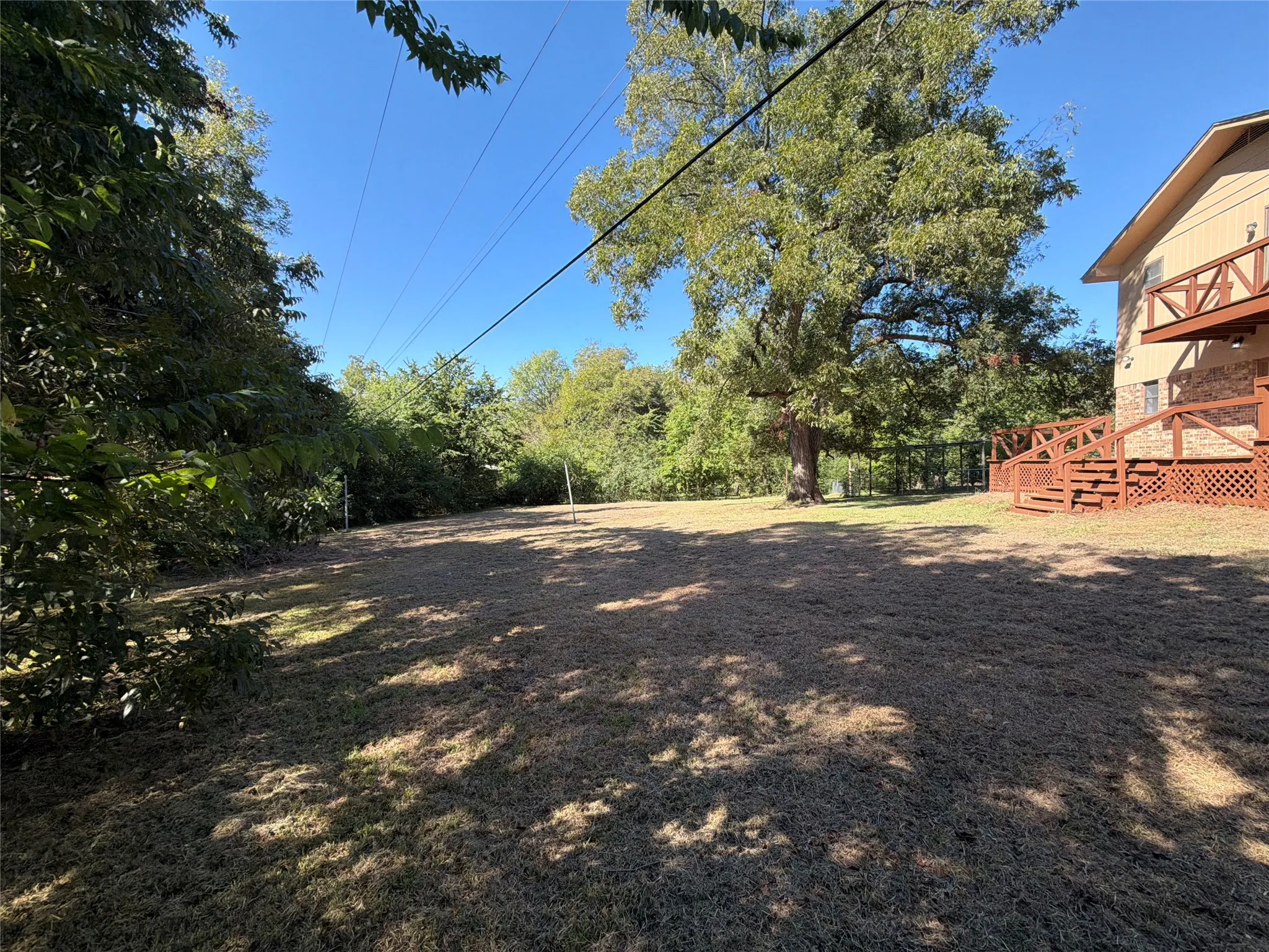 Single Family Residence For Sale in Kaufman County , 15830 Hilltop Drive, Kemp, Texas 75143, 4 Bedroom, 3 Bathroom, 2 Garage spaces, 1,903 Sqft, built in 1984, mls#21407357, Real Estate Agent in Kemp, Homes For Sale in Kaufman county, Homes For Sale in Kemp, Realtor in Kemp Texas, Real Estate Brokerage Independent Realty Texas, Luminita Cordes Realtor
