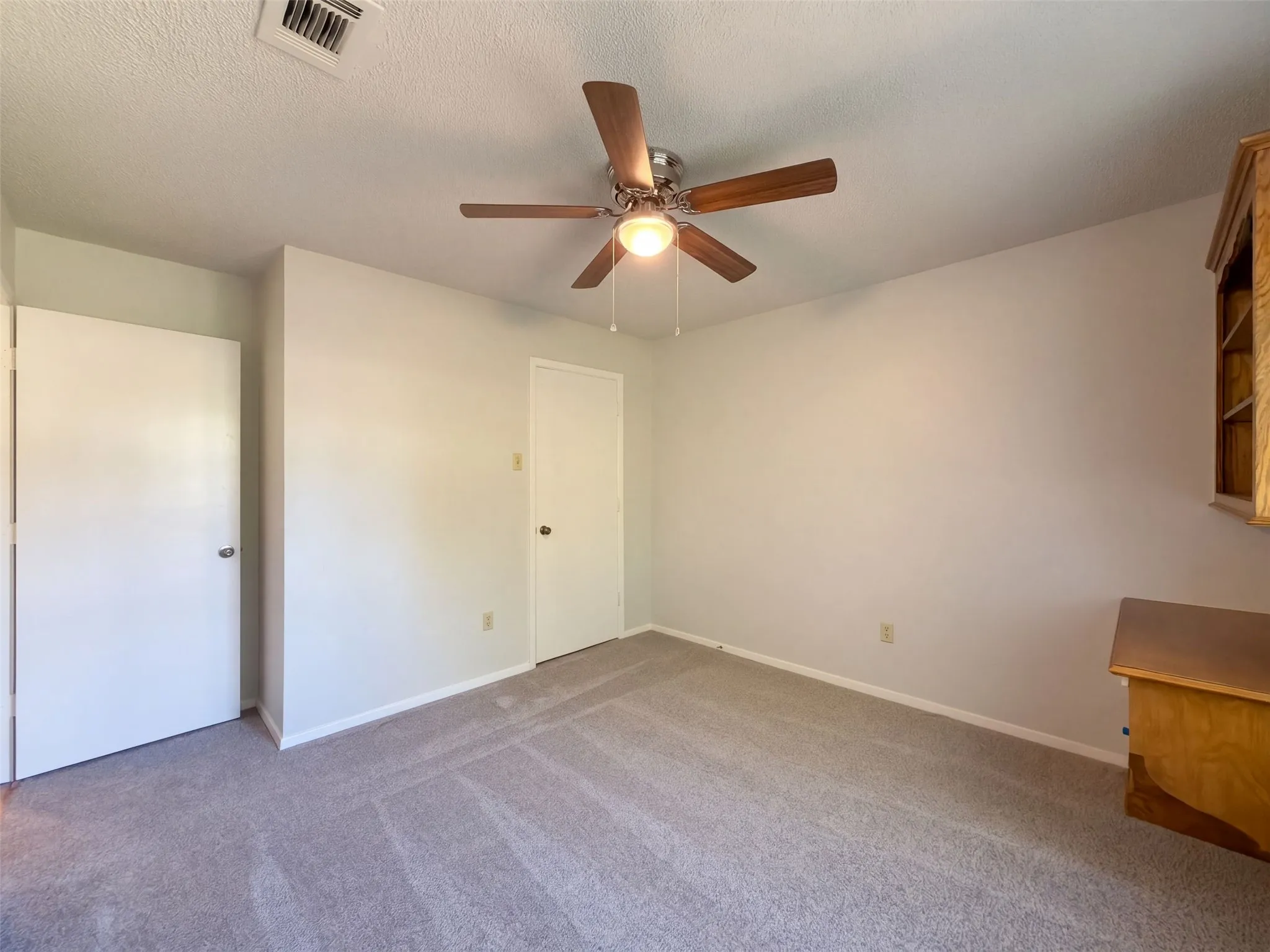Single Family Residence For Sale in Kaufman County , 15830 Hilltop Drive, Kemp, Texas 75143, 4 Bedroom, 3 Bathroom, 2 Garage spaces, 1,903 Sqft, built in 1984, mls#21407357, Real Estate Agent in Kemp, Homes For Sale in Kaufman county, Homes For Sale in Kemp, Realtor in Kemp Texas, Real Estate Brokerage Independent Realty Texas, Luminita Cordes Realtor
