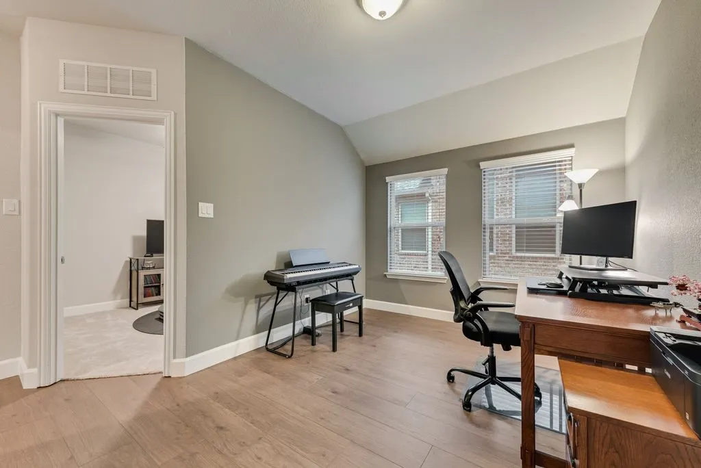 Single Family Residence For Sale in Collin County , 905 Park Place Lane, Mc Kinney, Texas 75071, 3 Bedroom, 2 Bathroom, 2 Garage spaces, 2,081 Sqft, built in 2013, mls#21393298, Real Estate Agent in Mc Kinney, Homes For Sale in Collin county, Homes For Sale in Mc Kinney, Realtor in Mc Kinney Texas, Real Estate Brokerage Independent Realty Texas, Luminita Cordes Realtor
