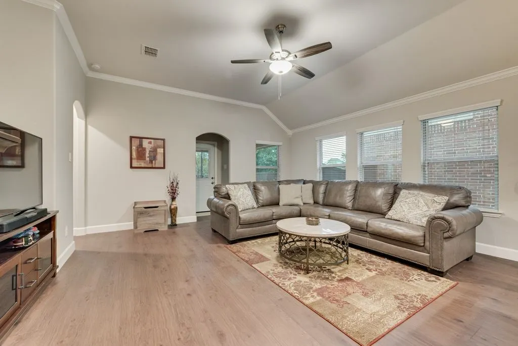 Single Family Residence For Sale in Collin County , 905 Park Place Lane, Mc Kinney, Texas 75071, 3 Bedroom, 2 Bathroom, 2 Garage spaces, 2,081 Sqft, built in 2013, mls#21393298, Real Estate Agent in Mc Kinney, Homes For Sale in Collin county, Homes For Sale in Mc Kinney, Realtor in Mc Kinney Texas, Real Estate Brokerage Independent Realty Texas, Luminita Cordes Realtor
