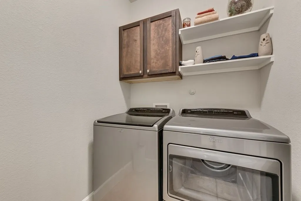 Single Family Residence For Sale in Collin County , 905 Park Place Lane, Mc Kinney, Texas 75071, 3 Bedroom, 2 Bathroom, 2 Garage spaces, 2,081 Sqft, built in 2013, mls#21393298, Real Estate Agent in Mc Kinney, Homes For Sale in Collin county, Homes For Sale in Mc Kinney, Realtor in Mc Kinney Texas, Real Estate Brokerage Independent Realty Texas, Luminita Cordes Realtor
